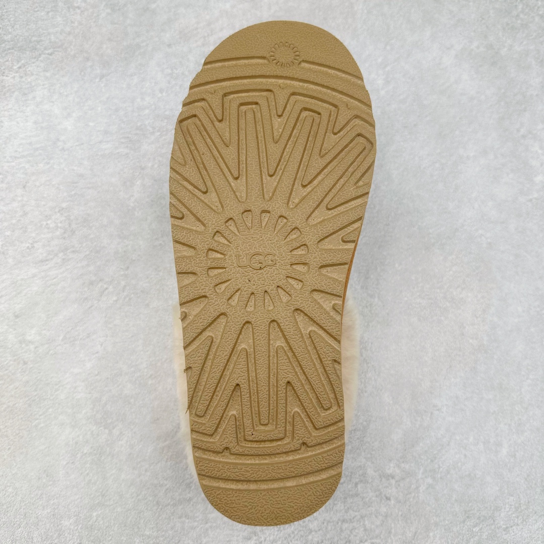 图片[9]-＃GD UGG 6390经典秋冬羊皮毛一体雪地靴 隆丰A级澳洲进口羊皮毛一体 完全遵循ZP工艺流程 代工厂原厂版师 秉承无原鞋不开发选择 注重每一处细节 市面最正版型 TREADLITE\\\”轻翼\\\”科技外底 轻便/耐用/柔韧/桩型【售后郑重承诺】一个月内若出现重大脱胶/断底等质量问题 直接为您换新 翻毛皮鞋面 细腻亲肤再生聚酯纤维滚边 舒适易打理 保暖性佳 UGG plush™ 里衬和内底 茸软亲肤 舒适暖足 经典鞋型搭配轻盈厚底 稳稳拿捏秋冬出街时髦造型 Treadlite by UGG 轻翼大底 轻盈缓震 为双足减负 舒适轻便 助你轻松畅玩整天 尺码：35 36 37 38 39 40-选品中心