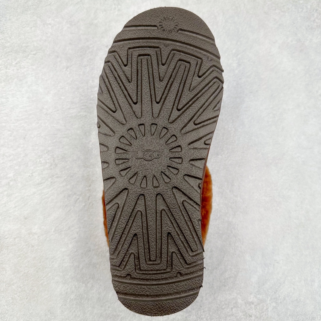 图片[9]-＃GD UGG 6390经典秋冬羊皮毛一体雪地靴 隆丰A级澳洲进口羊皮毛一体 完全遵循ZP工艺流程 代工厂原厂版师 秉承无原鞋不开发选择 注重每一处细节 市面最正版型 TREADLITE\\\”轻翼\\\”科技外底 轻便/耐用/柔韧/桩型【售后郑重承诺】一个月内若出现重大脱胶/断底等质量问题 直接为您换新 翻毛皮鞋面 细腻亲肤再生聚酯纤维滚边 舒适易打理 保暖性佳 UGG plush™ 里衬和内底 茸软亲肤 舒适暖足 经典鞋型搭配轻盈厚底 稳稳拿捏秋冬出街时髦造型 Treadlite by UGG 轻翼大底 轻盈缓震 为双足减负 舒适轻便 助你轻松畅玩整天 尺码：35 36 37 38 39 40-选品中心