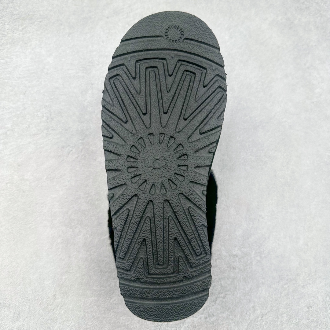 图片[9]-＃GD UGG 6390经典秋冬羊皮毛一体雪地靴 隆丰A级澳洲进口羊皮毛一体 完全遵循ZP工艺流程 代工厂原厂版师 秉承无原鞋不开发选择 注重每一处细节 市面最正版型 TREADLITE\\\”轻翼\\\”科技外底 轻便/耐用/柔韧/桩型【售后郑重承诺】一个月内若出现重大脱胶/断底等质量问题 直接为您换新 翻毛皮鞋面 细腻亲肤再生聚酯纤维滚边 舒适易打理 保暖性佳 UGG plush™ 里衬和内底 茸软亲肤 舒适暖足 经典鞋型搭配轻盈厚底 稳稳拿捏秋冬出街时髦造型 Treadlite by UGG 轻翼大底 轻盈缓震 为双足减负 舒适轻便 助你轻松畅玩整天 尺码：35 36 37 38 39 40-选品中心