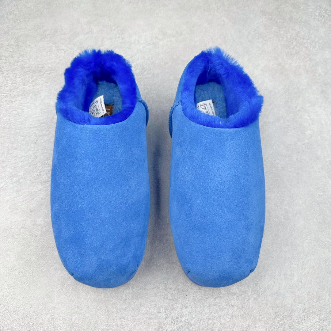 图片[2]-＃GD UGG 8215经典秋冬羊皮毛一体雪地靴 隆丰A级澳洲进口羊皮毛一体 完全遵循ZP工艺流程 代工厂原厂版师 秉承无原鞋不开发选择 注重每一处细节 市面最正版型 TREADLITE\\\”轻翼\\\”科技外底 轻便/耐用/柔韧/桩型【售后郑重承诺】一个月内若出现重大脱胶/断底等质量问题 直接为您换新 翻毛皮鞋面 细腻亲肤再生聚酯纤维滚边 舒适易打理 保暖性佳 UGG plush™ 里衬和内底 茸软亲肤 舒适暖足 经典鞋型搭配轻盈厚底 稳稳拿捏秋冬出街时髦造型 Treadlite by UGG 轻翼大底 轻盈缓震 为双足减负 舒适轻便 助你轻松畅玩整天 尺码：35 36 37 38 39 40-选品中心