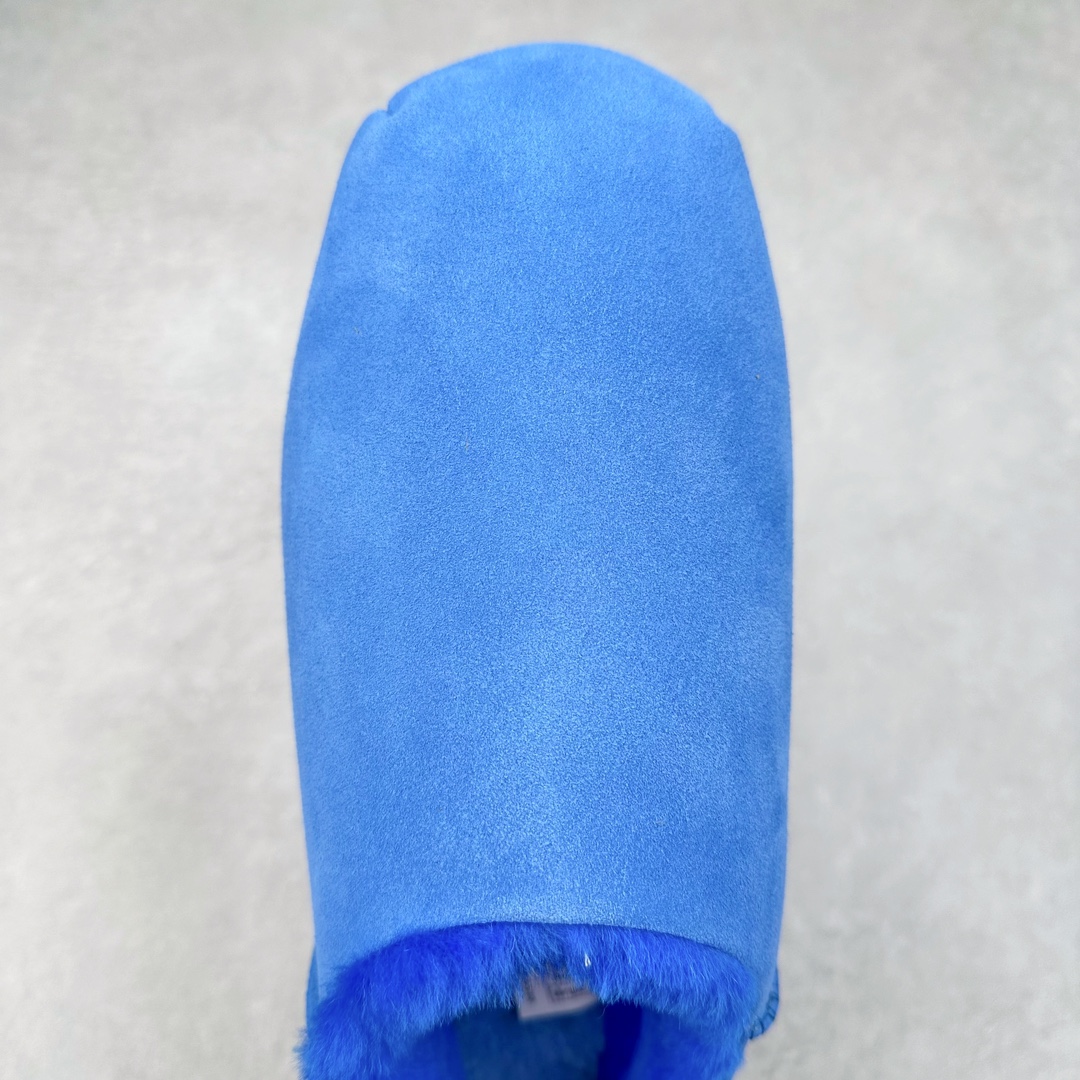 图片[4]-＃GD UGG 8215经典秋冬羊皮毛一体雪地靴 隆丰A级澳洲进口羊皮毛一体 完全遵循ZP工艺流程 代工厂原厂版师 秉承无原鞋不开发选择 注重每一处细节 市面最正版型 TREADLITE\\\”轻翼\\\”科技外底 轻便/耐用/柔韧/桩型【售后郑重承诺】一个月内若出现重大脱胶/断底等质量问题 直接为您换新 翻毛皮鞋面 细腻亲肤再生聚酯纤维滚边 舒适易打理 保暖性佳 UGG plush™ 里衬和内底 茸软亲肤 舒适暖足 经典鞋型搭配轻盈厚底 稳稳拿捏秋冬出街时髦造型 Treadlite by UGG 轻翼大底 轻盈缓震 为双足减负 舒适轻便 助你轻松畅玩整天 尺码：35 36 37 38 39 40-选品中心