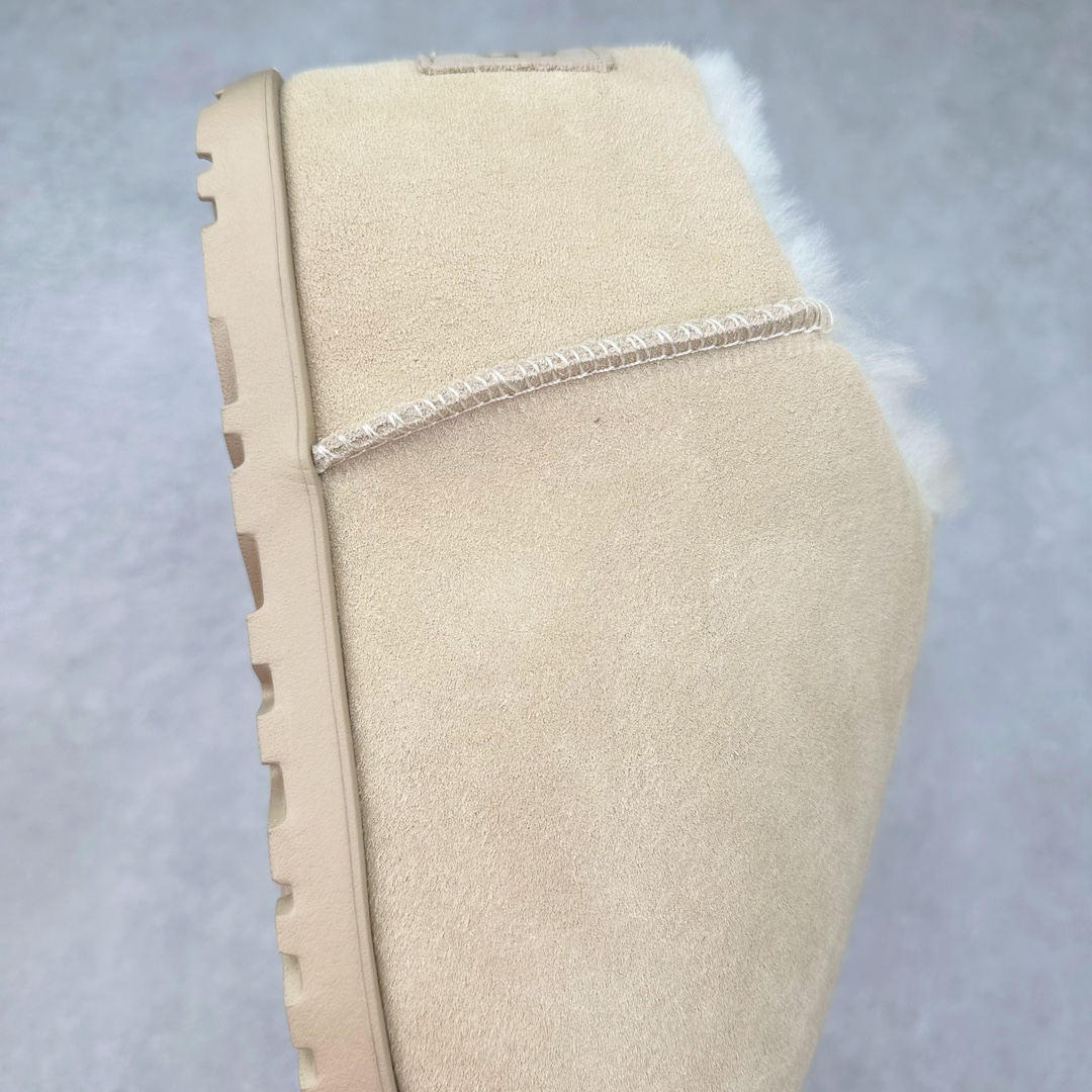 图片[6]-＃GD UGG 8215经典秋冬羊皮毛一体雪地靴 隆丰A级澳洲进口羊皮毛一体 完全遵循ZP工艺流程 代工厂原厂版师 秉承无原鞋不开发选择 注重每一处细节 市面最正版型 TREADLITE\\\”轻翼\\\”科技外底 轻便/耐用/柔韧/桩型【售后郑重承诺】一个月内若出现重大脱胶/断底等质量问题 直接为您换新 翻毛皮鞋面 细腻亲肤再生聚酯纤维滚边 舒适易打理 保暖性佳 UGG plush™ 里衬和内底 茸软亲肤 舒适暖足 经典鞋型搭配轻盈厚底 稳稳拿捏秋冬出街时髦造型 Treadlite by UGG 轻翼大底 轻盈缓震 为双足减负 舒适轻便 助你轻松畅玩整天 尺码：35 36 37 38 39 40-选品中心