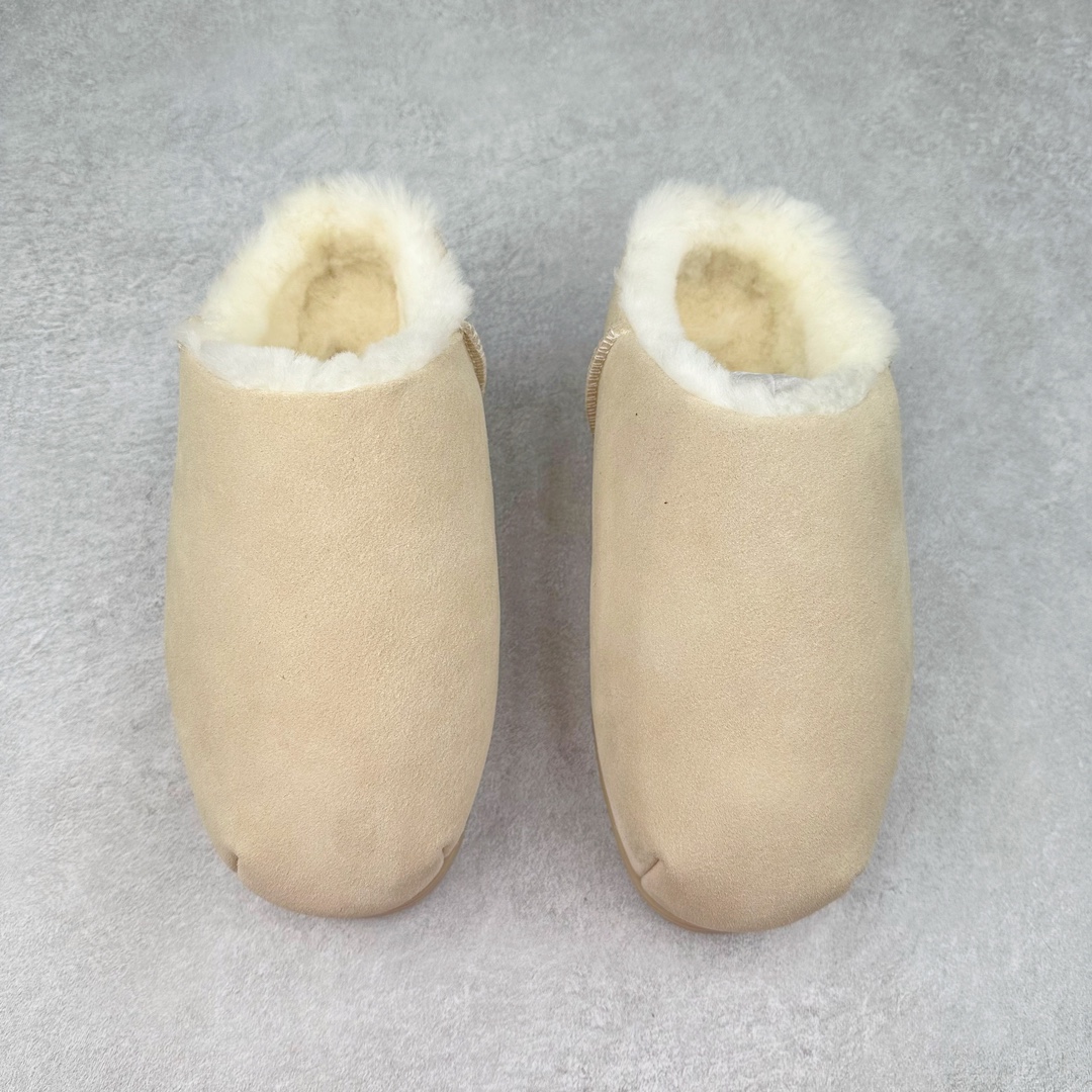 图片[2]-＃GD UGG 8215经典秋冬羊皮毛一体雪地靴 隆丰A级澳洲进口羊皮毛一体 完全遵循ZP工艺流程 代工厂原厂版师 秉承无原鞋不开发选择 注重每一处细节 市面最正版型 TREADLITE\\\”轻翼\\\”科技外底 轻便/耐用/柔韧/桩型【售后郑重承诺】一个月内若出现重大脱胶/断底等质量问题 直接为您换新 翻毛皮鞋面 细腻亲肤再生聚酯纤维滚边 舒适易打理 保暖性佳 UGG plush™ 里衬和内底 茸软亲肤 舒适暖足 经典鞋型搭配轻盈厚底 稳稳拿捏秋冬出街时髦造型 Treadlite by UGG 轻翼大底 轻盈缓震 为双足减负 舒适轻便 助你轻松畅玩整天 尺码：35 36 37 38 39 40-选品中心