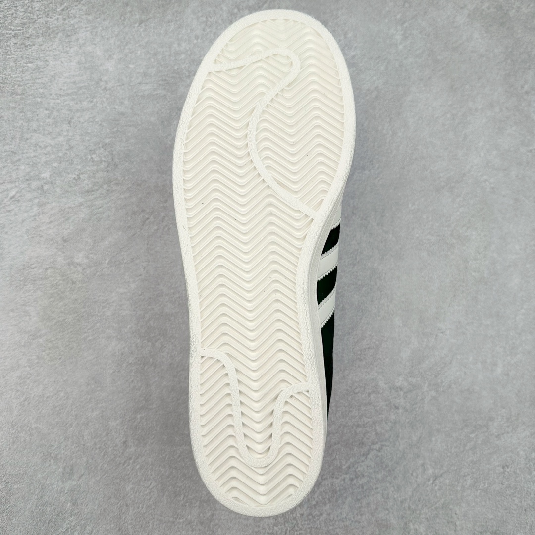 图片[9]-AD Originals Superstar 经典复古贝壳头板鞋 JH9159 诞生于1969年 是第一双将全皮面鞋 身与橡胶鞋头结合在一起的低帮篮球鞋 Superstar最开始 是作为高帮篮球鞋Pro Model的低帮版本而出现的 但因为其独特和醒目的橡胶鞋头造型而让大家熟知 被大家形象地称为\\\”shelltoe\\\”贝壳头 在70年代的美国职业篮球场上 接近3/4的NBA球员都将这双Superstar作为场上用鞋 80年代之后 经过不断的改良和发展 Superstar逐渐成为横跨时装、音乐、街头文化、休闲和运动等各大领域的时尚潮鞋 尺码：36 36.5 37 38 38.5 39 40 40.5 41 42 42.5 43 44 44.5 45-选品中心