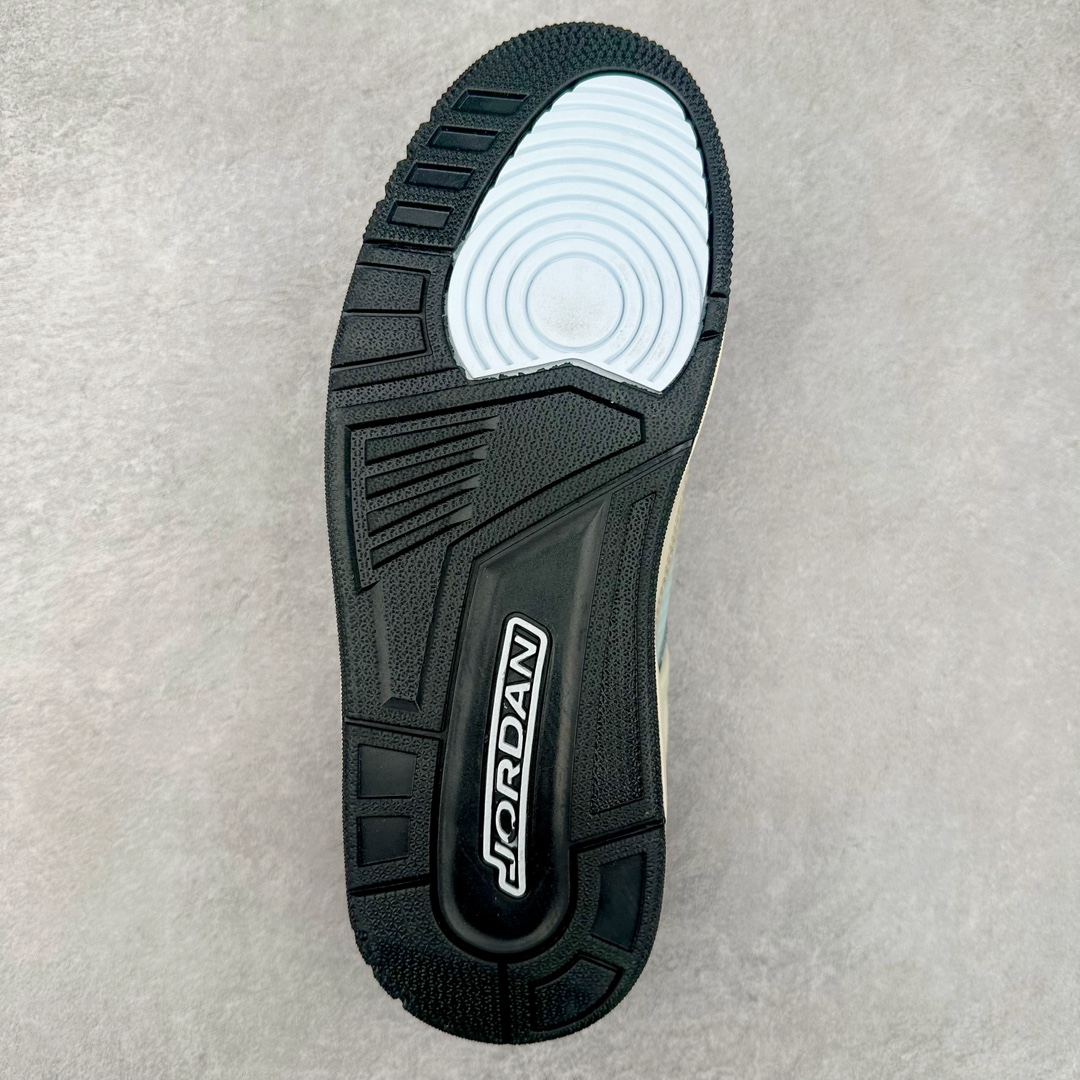 图片[9]-Jordan Spizike Low AJ复古低帮篮球鞋 这款鞋子著名导演斯派克李的Jordan Spizike专属 预计于明年夏季推出全新低帮版本 将包括三款配色 经典爆裂纹非常复古 两款配色分别以大学红和黑曜石蓝进行区分 鞋身设计中依旧带有大象爆裂纹、鞋侧束带、塑胶网布等经典元素 之后 在鞋舌、内衬以及鞋底等位置缀以大学红和黑曜石蓝搭配 带来全新造型 尺码：36 36.5 37.5 38 38.5 39 40 40.5 41 42 42.5 43 44 44.5 45 46 47.5-选品中心