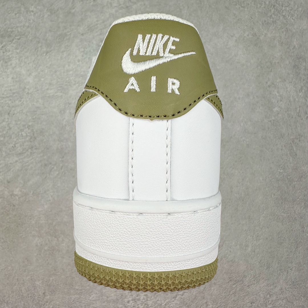 图片[8]-NK Air Force 1´07 Low 空军一号低帮百搭休闲运动板鞋 FZ4146-110 柔软、弹性十足的缓震性能和出色的中底设计 横跨复古与现代的外型结合 造就出风靡全球 三十多年的Force 1 直到今天还深受青睐 尺码：36 36.5 37.5 38 38.5 39 40 40.5 41 42 42.5 43 44 44.5 45-选品中心