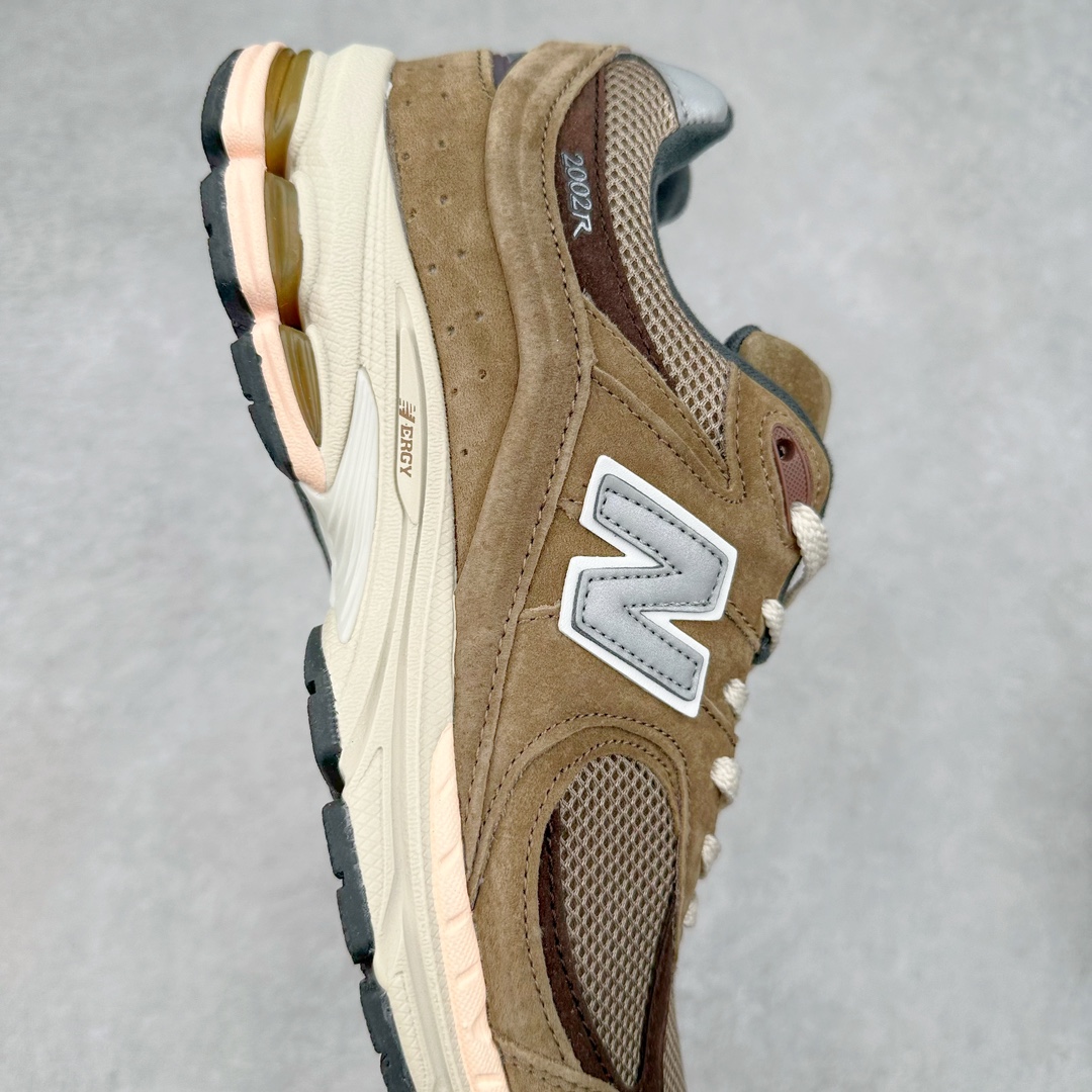图片[6]-＃特价福利 New Balance NB2002系列 男女休闲慢跑鞋 必备的时髦单品之一 最新出的2002R系列 这款延续了经典科技 升级版N-ERGY缓震物料机能与材质上脚太舒适了 鞋面的柔软麂皮搭配尼龙网布 特别透气而且还复古感 不管是搭配牛仔裤还工装裤都是百搭！小红书众多博主上脚推荐！尺码：40 41 42 43 44 45-选品中心