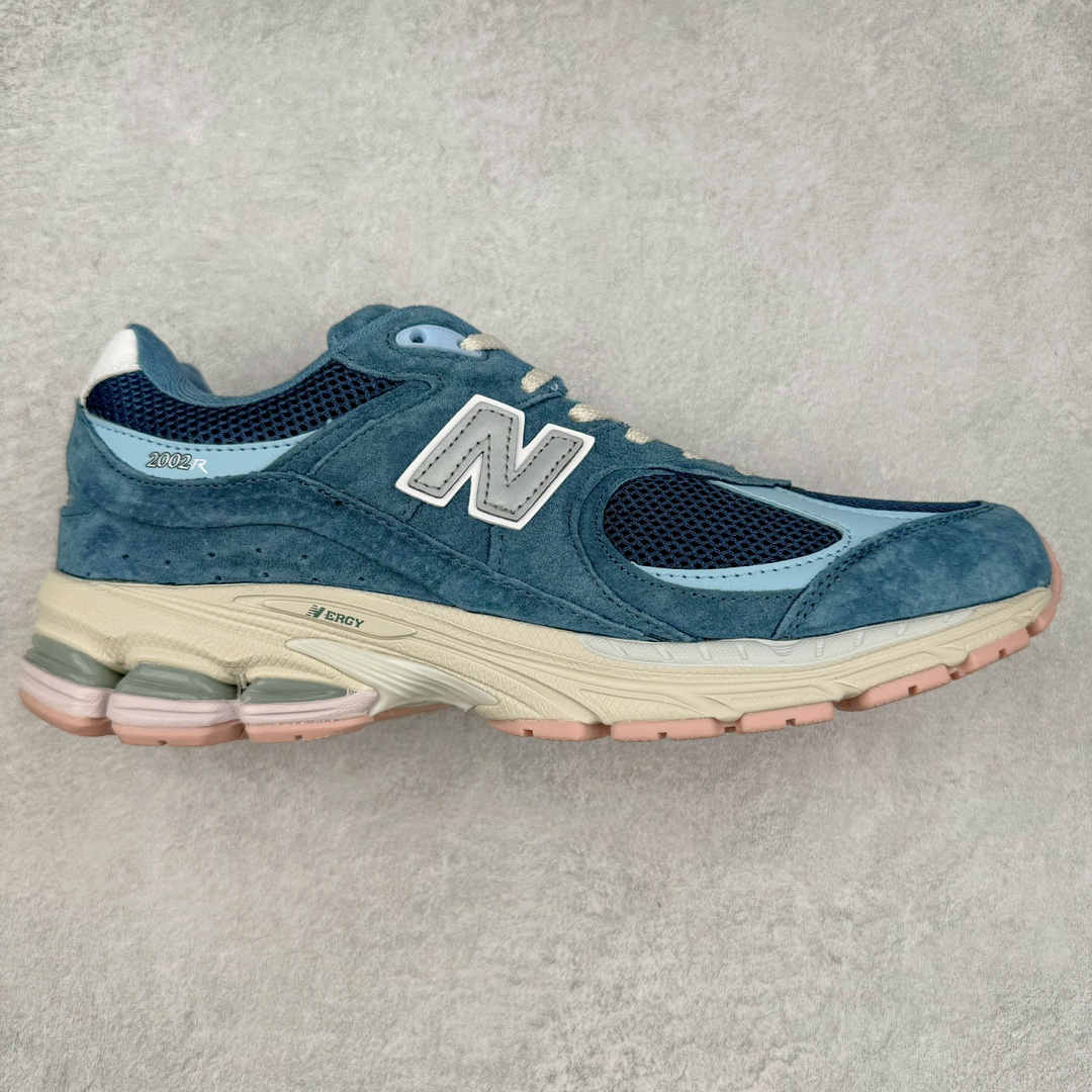 ＃特价福利 New Balance NB2002系列 男女休闲慢跑鞋 必备的时髦单品之一 最新出的2002R系列 这款延续了经典科技 升级版N-ERGY缓震物料机能与材质上脚太舒适了 鞋面的柔软麂皮搭配尼龙网布 特别透气而且还复古感 不管是搭配牛仔裤还工装裤都是百搭！小红书众多博主上脚推荐！尺码：40 41 42 43 44 45-选品中心