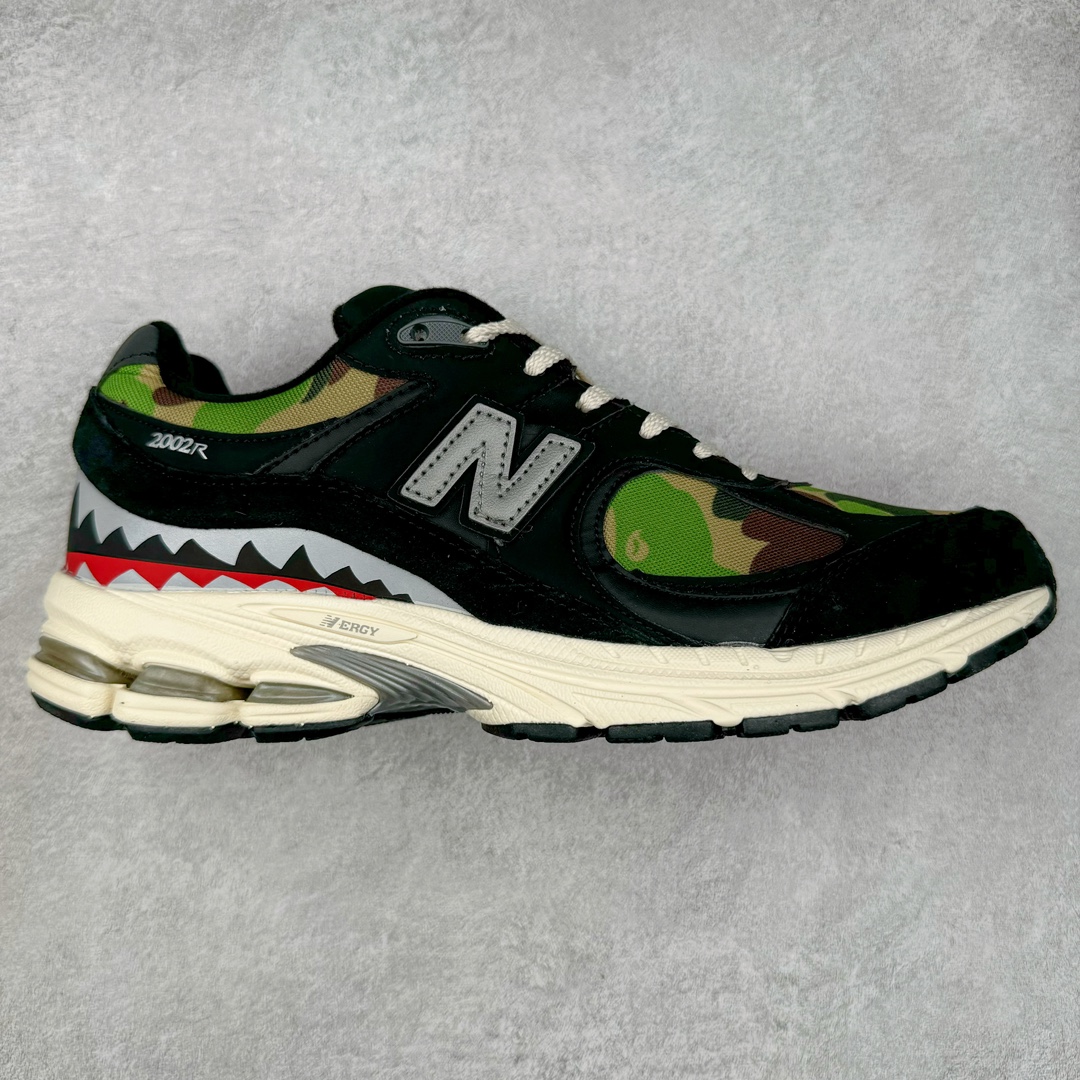 #特价福利 New Balance NB2002系列 男女休闲慢跑鞋 必备的时髦单品之一 最新出的2002R系列 这款延续了经典科技 升级版N-ERGY缓震物料机能与材质上脚太舒适了 鞋面的柔软麂皮搭配尼龙网布 特别透气而且还复古感 不管是搭配牛仔裤还工装裤都是百搭!小红书众多博主上脚推荐!尺码:40 41 42 43 44 45-选品中心