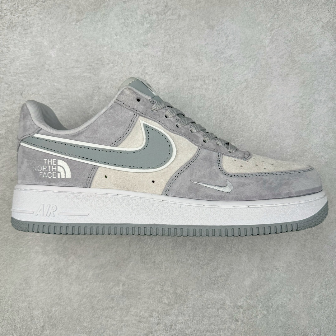 NK Air Force 1´07 Low 空军一号低帮百搭休闲运动板鞋 KK3333-004 柔软、弹性十足的缓震性能和出色的中底设计 横跨复古与现代的外型结合 造就出风靡全球 三十多年的Force 1 直到今天还深受青睐 尺码：36 36.5 37.5 38 38.5 39 40 40.5 41 42 42.5 43 44 44.5 45-选品中心