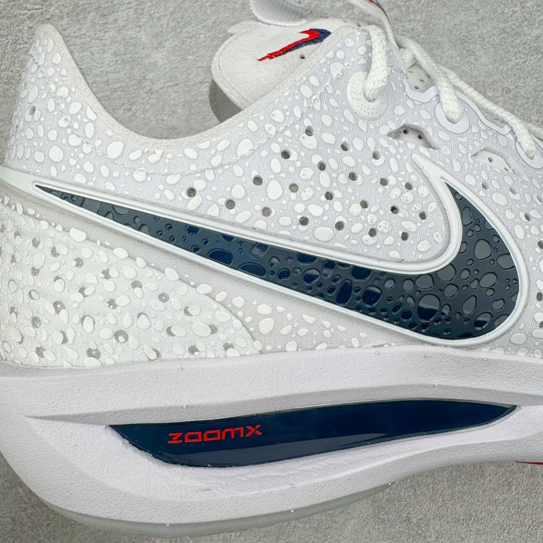 图片[16]-＃JC纯原 NK Air Zoom G.T.Cut 3.0 EP 新款实战低帮篮球鞋 白红 DV2913-103 一个月返厂/换新售后服务 支持各种实战 全套原纸板楦头开发 独家原档数据私模唯一正确8层组合大底 全新GT Cut 3.0 全掌搭载了 ZoomX 泡棉 使得整双鞋在缓震表现上可谓相当优秀 拥有着顶级科技配置的同时 颜值设计也非常可观 整体鞋型仍然保留了前低后高的设计 G.T. Cut 传统的突进极速突破的感觉 鞋头麂皮材质和 NK Flywire 飞线工艺 相对来说包裹感更好了 必备的TPU 支撑片 两侧 Swoosh 的透气孔设计 起到散热透气的作用 鞋舌采用类似跑鞋的半开叉式设计 搭配鞋带既可以提升包裹感 又降低了运动中鞋舌乱跑的可能性 鞋子内里填充相当厚实 避免掉跟 尺码：36 36.5 37.5 38 38.5 39 40 40.5 41 42 42.5 43 44 44.5 45 45.5 46 47 47.5 48.5-选品中心