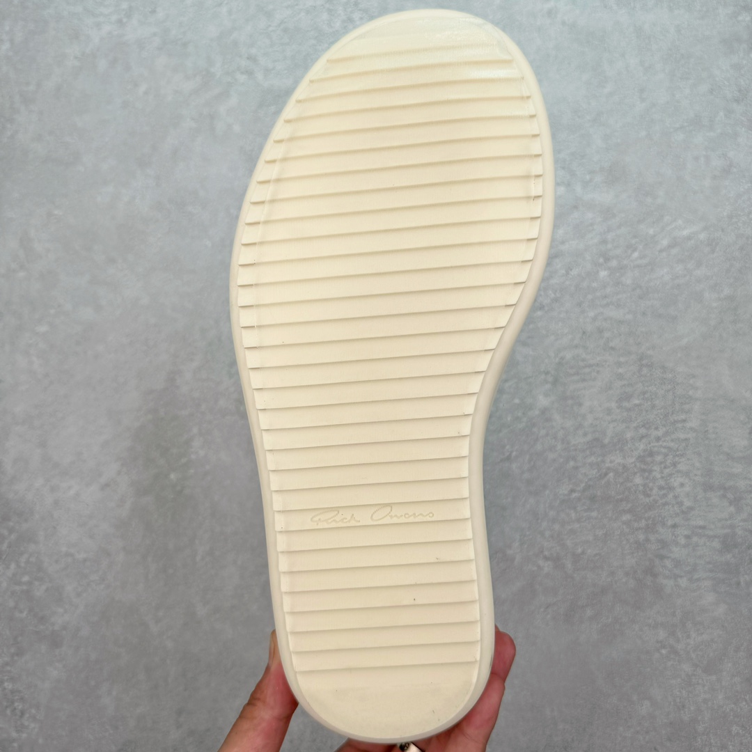 图片[9]-＃DG纯原 Rick Owens Drkshdw 瑞克·欧文斯皮面倒三角高帮时尚厚底运动板鞋 黑白 二级市场已经7K以上 平台客户随意卖四位数 RO广东原厂出品 纯原天花板 原版一比一复刻 冲正绝不翻车 还原度达到百分之98以上 原楦开发纸版版型 ZP拆解原版1：1复模裁片纸版 力求做到0错位 这样才能达到和zp一致的鞋型味道 采用进口cnc数控机床开发对版独家tpu奶香大底 区别于市场所有版本 zp同源全头层粒面小牛皮 达到和zp一致手感 原厂进口细纹布 万邦订购原厂高弹粉红色海绵 内里搭配软质细腻羊皮 TPU高密度大底 软硬度透光度高已经测试和原版一致 尺码：36 37 38 39 40 41 42 43 44 45 46-选品中心