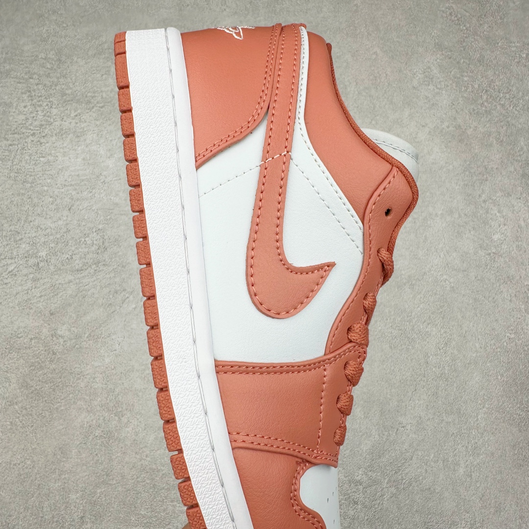 图片[6]-＃超强套现福利 Air Jordan AJ1 Low 低帮系列 品质全新升级 七十多色陆续出货 知名大厂出品 工厂配套商长期套现 正常出厂触碰不到的单价 百分百全新货品 零氧化发霉 给足利润空间操作 超乎所想的高性价比 原装楦头纸板开发 完美鞋型 超高清洁度 鞋型不臃肿别扭 原厂内置全掌气垫 A模大底 鞋舌AJ原厂专用牛津布 AJ专用反口珍珠布 原厂无杂质高弹内里海棉 特殊封边弹力鞋带 原鞋开模 拒绝公底 购置公司同步原材料 都有细节原汁原味 忠于原版 尺码：36 36.5 37.5 38 38.5 39 40 40.5 41 42 42.5 43 44 44.5 45 46 47.5-选品中心