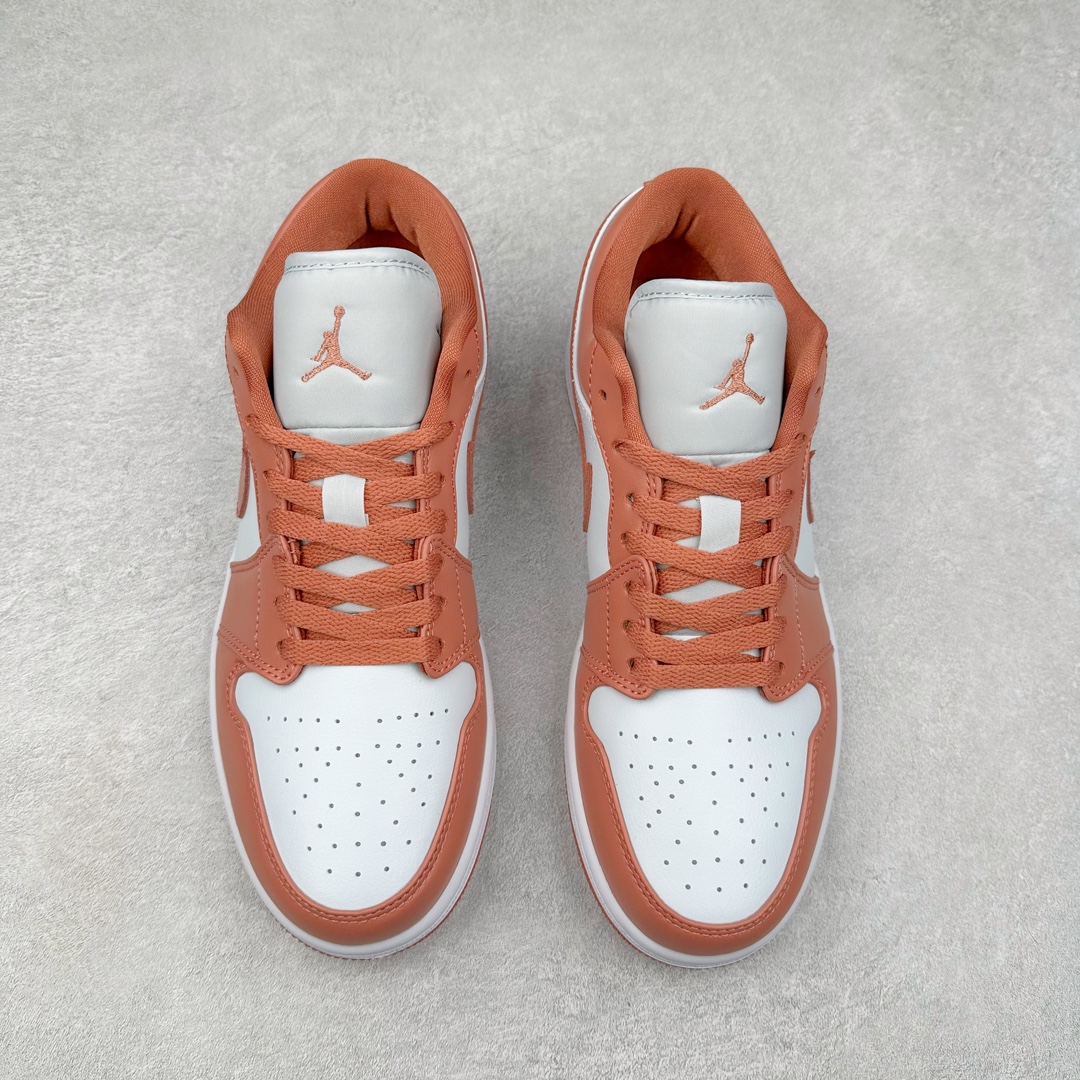 图片[2]-＃超强套现福利 Air Jordan AJ1 Low 低帮系列 品质全新升级 七十多色陆续出货 知名大厂出品 工厂配套商长期套现 正常出厂触碰不到的单价 百分百全新货品 零氧化发霉 给足利润空间操作 超乎所想的高性价比 原装楦头纸板开发 完美鞋型 超高清洁度 鞋型不臃肿别扭 原厂内置全掌气垫 A模大底 鞋舌AJ原厂专用牛津布 AJ专用反口珍珠布 原厂无杂质高弹内里海棉 特殊封边弹力鞋带 原鞋开模 拒绝公底 购置公司同步原材料 都有细节原汁原味 忠于原版 尺码：36 36.5 37.5 38 38.5 39 40 40.5 41 42 42.5 43 44 44.5 45 46 47.5-选品中心