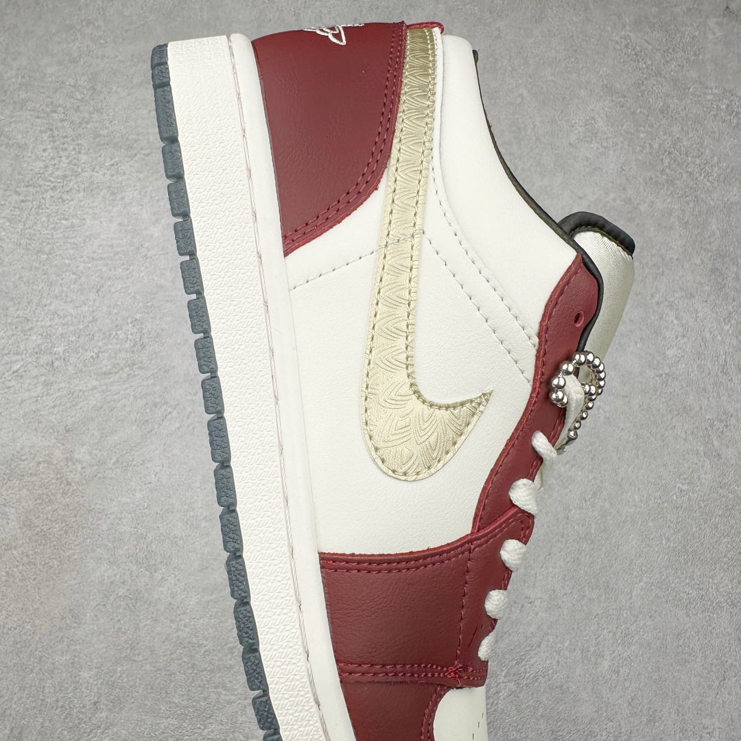 图片[6]-＃超强套现福利 Air Jordan AJ1 Low 低帮系列 品质全新升级 七十多色陆续出货 知名大厂出品 工厂配套商长期套现 正常出厂触碰不到的单价 百分百全新货品 零氧化发霉 给足利润空间操作 超乎所想的高性价比 原装楦头纸板开发 完美鞋型 超高清洁度 鞋型不臃肿别扭 原厂内置全掌气垫 A模大底 鞋舌AJ原厂专用牛津布 AJ专用反口珍珠布 原厂无杂质高弹内里海棉 特殊封边弹力鞋带 原鞋开模 拒绝公底 购置公司同步原材料 都有细节原汁原味 忠于原版 尺码：36 36.5 37.5 38 38.5 39 40 40.5 41 42 42.5 43 44 44.5 45 46 47.5-选品中心