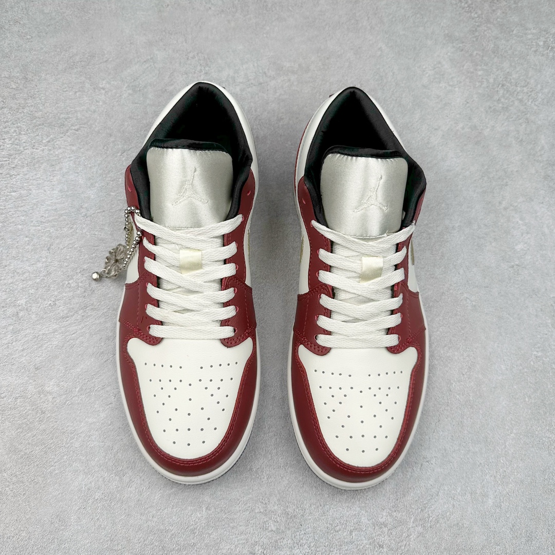 图片[2]-＃超强套现福利 Air Jordan AJ1 Low 低帮系列 品质全新升级 七十多色陆续出货 知名大厂出品 工厂配套商长期套现 正常出厂触碰不到的单价 百分百全新货品 零氧化发霉 给足利润空间操作 超乎所想的高性价比 原装楦头纸板开发 完美鞋型 超高清洁度 鞋型不臃肿别扭 原厂内置全掌气垫 A模大底 鞋舌AJ原厂专用牛津布 AJ专用反口珍珠布 原厂无杂质高弹内里海棉 特殊封边弹力鞋带 原鞋开模 拒绝公底 购置公司同步原材料 都有细节原汁原味 忠于原版 尺码：36 36.5 37.5 38 38.5 39 40 40.5 41 42 42.5 43 44 44.5 45 46 47.5-选品中心