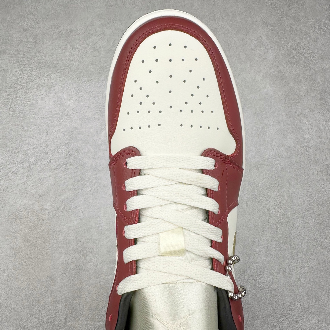 图片[4]-＃超强套现福利 Air Jordan AJ1 Low 低帮系列 品质全新升级 七十多色陆续出货 知名大厂出品 工厂配套商长期套现 正常出厂触碰不到的单价 百分百全新货品 零氧化发霉 给足利润空间操作 超乎所想的高性价比 原装楦头纸板开发 完美鞋型 超高清洁度 鞋型不臃肿别扭 原厂内置全掌气垫 A模大底 鞋舌AJ原厂专用牛津布 AJ专用反口珍珠布 原厂无杂质高弹内里海棉 特殊封边弹力鞋带 原鞋开模 拒绝公底 购置公司同步原材料 都有细节原汁原味 忠于原版 尺码：36 36.5 37.5 38 38.5 39 40 40.5 41 42 42.5 43 44 44.5 45 46 47.5-选品中心