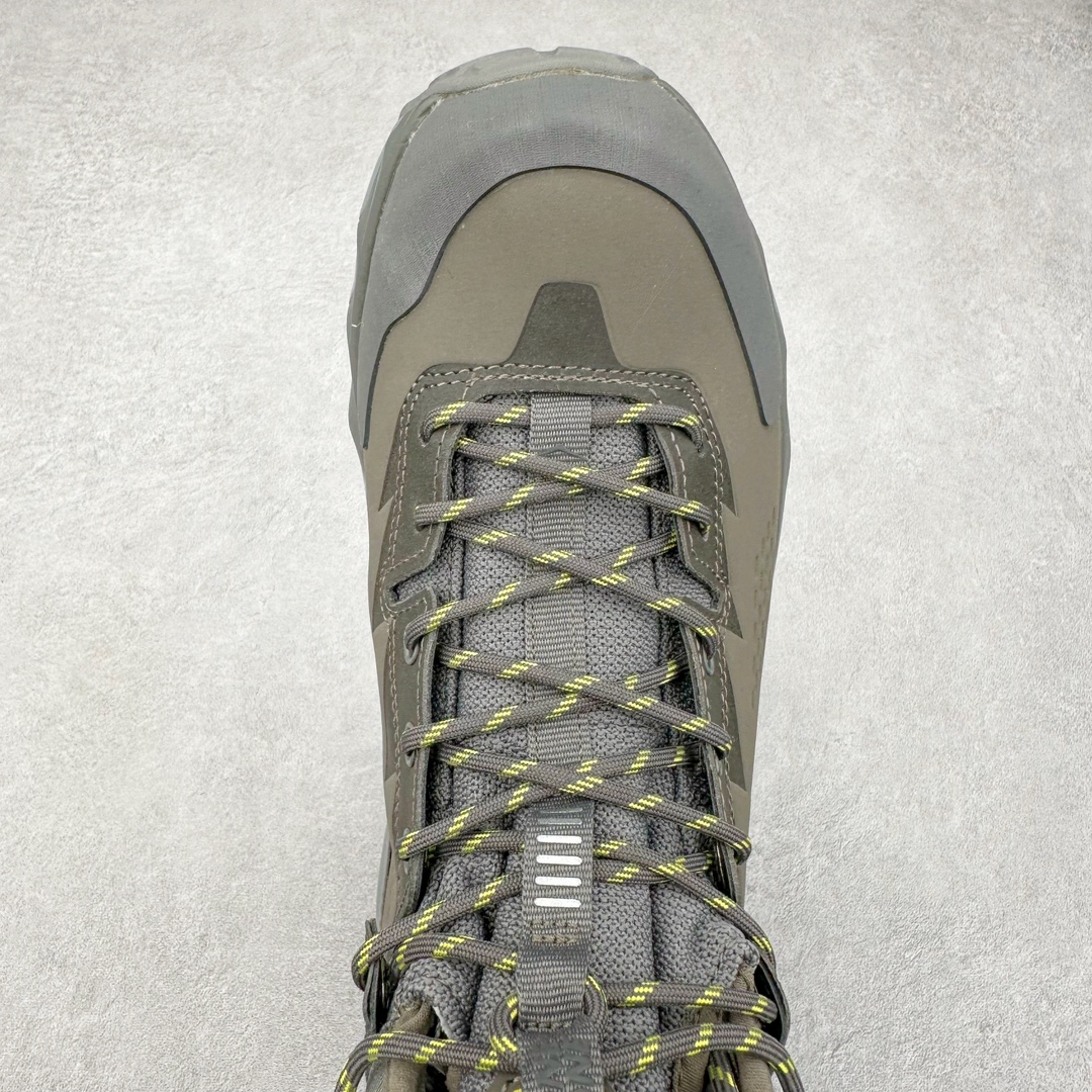 图片[4]-HOKA One One M KSY KAHA GTX Low 卡哈高帮系列厚底轻量坦克军靴户外登山运动鞋 正品代工厂版#原楦数据开发版型 采用磨砂牛剖革鞋面材质 轻量化材料Fresh Foam超轻量中底 复古老爹厚底旅游鞋火了 最潮户外鞋 2009年由法籍超马跑者 Nicolas Mermoud 及 Jean-Luc Diard 成立的运动鞋品牌 HOKA ONE ONE 最让人印象深刻超级厚的鞋底 看起来很重但实际上非常轻盈 轻量厚底的鞋底反而能够给跑者更稳定的缓震效果 在跑界相当有名 也陆续出了登山鞋、徒步鞋、慢跑鞋几种专门鞋款 HOKA ONE ONE 鞋款颜色大多设计萤光或鲜艳色系 搭配上超大的Logo 虽然好穿好走好跑又轻 但称不上时髦 尺码：36 36.5 37.5 38 38.5 39 40 40.5 41 42 42.5 43 44 44.5 45-选品中心