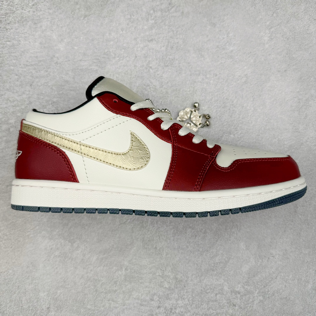 图片[3]-＃超强套现福利 Air Jordan AJ1 Low 低帮系列 品质全新升级 七十多色陆续出货 知名大厂出品 工厂配套商长期套现 正常出厂触碰不到的单价 百分百全新货品 零氧化发霉 给足利润空间操作 超乎所想的高性价比 原装楦头纸板开发 完美鞋型 超高清洁度 鞋型不臃肿别扭 原厂内置全掌气垫 A模大底 鞋舌AJ原厂专用牛津布 AJ专用反口珍珠布 原厂无杂质高弹内里海棉 特殊封边弹力鞋带 原鞋开模 拒绝公底 购置公司同步原材料 都有细节原汁原味 忠于原版 尺码：36 36.5 37.5 38 38.5 39 40 40.5 41 42 42.5 43 44 44.5 45 46 47.5-选品中心