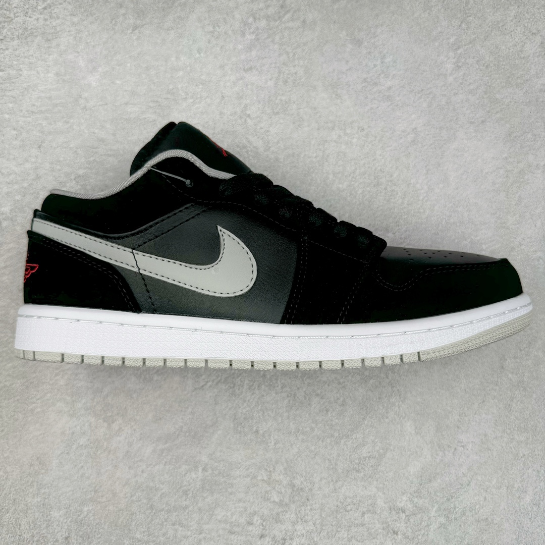 ＃超强套现福利 Air Jordan AJ1 Low 低帮系列 品质全新升级 七十多色陆续出货 知名大厂出品 工厂配套商长期套现 正常出厂触碰不到的单价 百分百全新货品 零氧化发霉 给足利润空间操作 超乎所想的高性价比 原装楦头纸板开发 完美鞋型 超高清洁度 鞋型不臃肿别扭 原厂内置全掌气垫 A模大底 鞋舌AJ原厂专用牛津布 AJ专用反口珍珠布 原厂无杂质高弹内里海棉 特殊封边弹力鞋带 原鞋开模 拒绝公底 购置公司同步原材料 都有细节原汁原味 忠于原版 尺码：36 36.5 37.5 38 38.5 39 40 40.5 41 42 42.5 43 44 44.5 45 46 47.5-选品中心