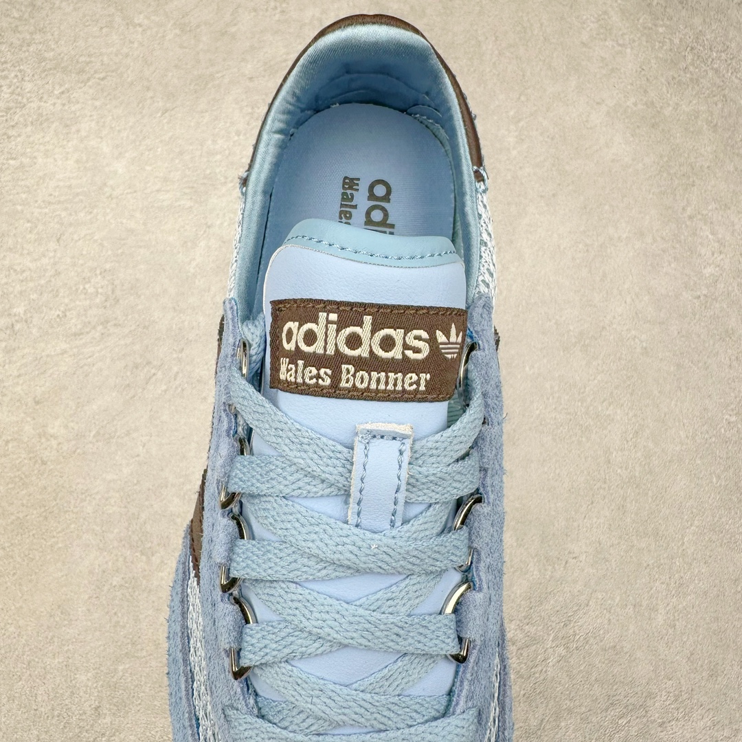 图片[5]-Wales Bonner X adidas Originals SL76 联名蓝色 IH3262 Wales Bonner 与 adidas Originals 的联乘系列再次掀起时尚热潮，而其中的 SL76 鞋款更是成为了焦点。相比无鞋盖的Samba，SL76更能俘获我的青睐 这款鞋不仅是对1972年慕尼黑奥运会上经典跑鞋SL72的致敬，更是将怀旧风情与现代设计完美融合。修长的鞋型、针织网层鞋身与绒面板料的交汇，都展现了其精湛的工艺与独特品味。皮革材质的标志三条杠点缀与中底一抹白色腰线，更是为其增添了几分复古奢华的气息。D形环扣的巧妙设计，为鞋带增添了趣味性，同时也提升了鞋款的实用性。鞋底采用EVA材质，不仅增加了鞋款的高度，还提供了更好的缓震性能。齿纹橡胶外底则保证了鞋款的抓地力和耐磨性，让穿着者在运动时更加稳定、安全。尺码：36 36.5 37.5 38 38.5 39 40 40.5 41 42 42.5 43 44 44.5 45-选品中心