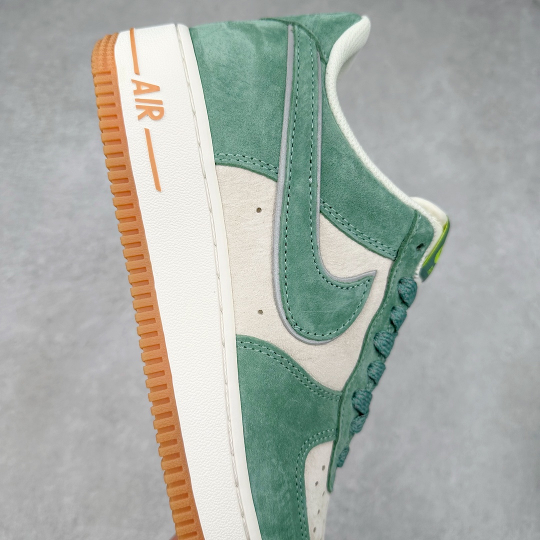 图片[6]-NK Air Force 1´07 Low 空军一号低帮百搭休闲运动板鞋 CV0820-405 柔软、弹性十足的缓震性能和出色的中底设计 横跨复古与现代的外型结合 造就出风靡全球 三十多年的Force 1 直到今天还深受青睐 尺码：36 36.5 37.5 38 38.5 39 40 40.5 41 42 42.5 43 44 44.5 45-选品中心