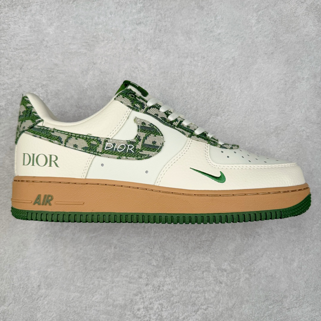 NK Air Force 1´07 Low 空军一号低帮百搭休闲运动板鞋 KK1988-010 柔软、弹性十足的缓震性能和出色的中底设计 横跨复古与现代的外型结合 造就出风靡全球 三十多年的Force 1 直到今天还深受青睐 尺码：36 36.5 37.5 38 38.5 39 40 40.5 41 42 42.5 43 44 44.5 45-选品中心