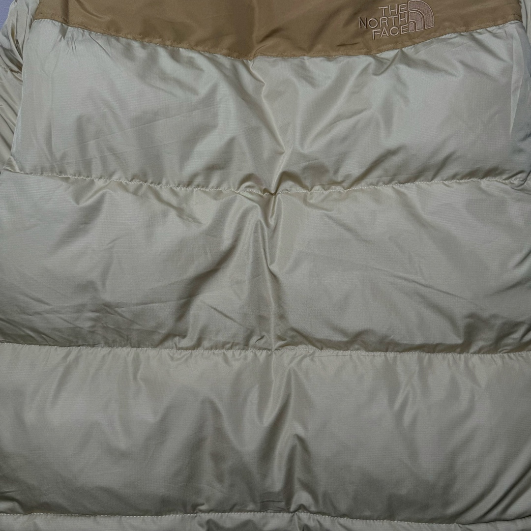 图片[5]-＃K版暖冬福利 全年售后 THE NORTH FACE 1996 Nuptse 北面经典拼色系列户外羽绒服 全程亲手操刀全程跟踪自主订单 纯正美版原版开发回避市场错误版型雷区 中高端提平台外贸客户首选版本 细节领先市场 专治各种艺术家臭毛病 超低售后率 万件现货 稳定供应 永不断码 独家定制特调绒区分市面低价棉服 充绒380克以上蓬松饱和度上手秒懂 辅料材料均独家定制区分市场粗材劣质 原版定制防水面料随意检测区分市场 全新定制主标NFC 可随意自主手机检测 尺码：XS-XXL 黑色有3XL 粉色XS-XL-选品中心