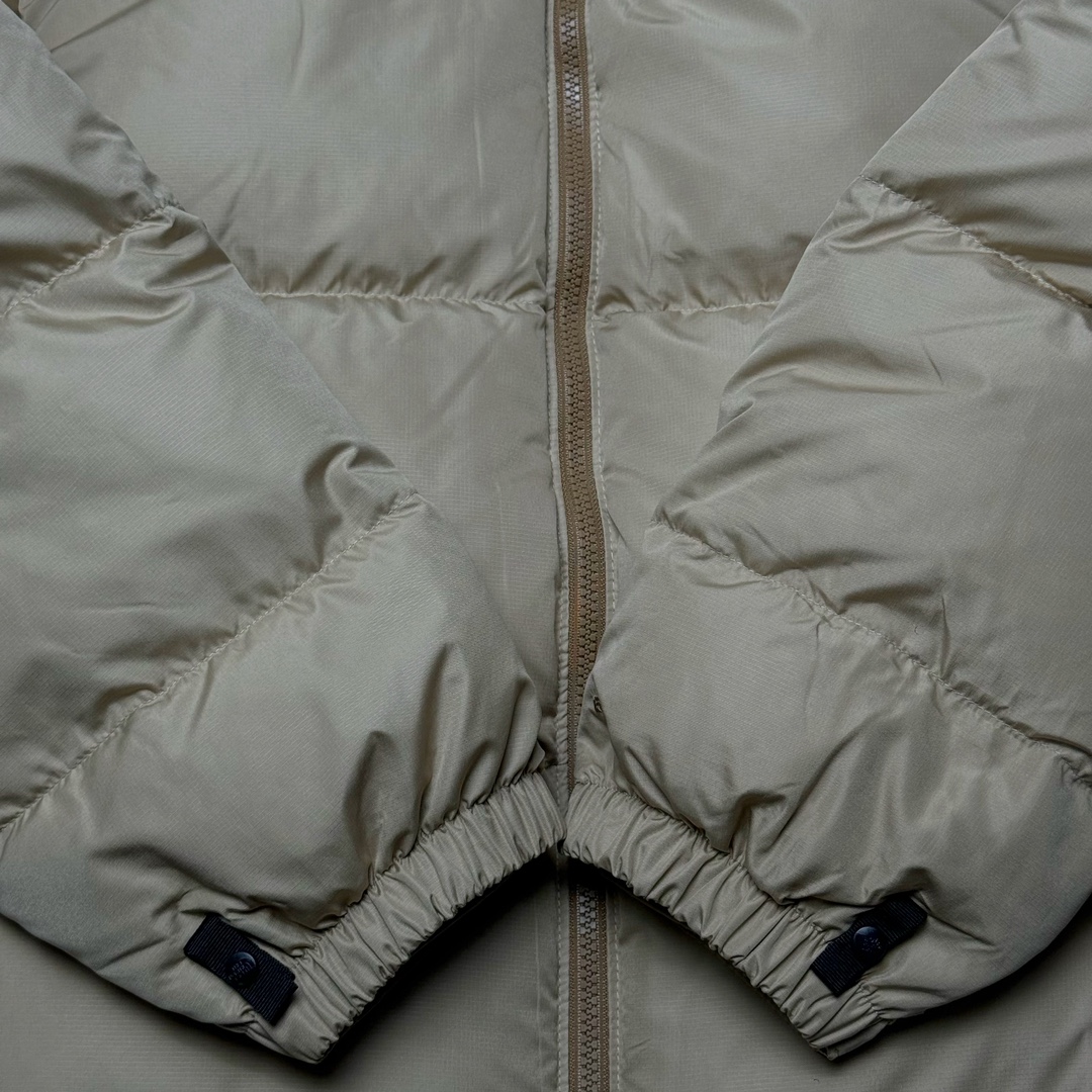 图片[8]-＃K版暖冬福利 全年售后 THE NORTH FACE 1996 Nuptse 北面经典拼色系列户外羽绒服 全程亲手操刀全程跟踪自主订单 纯正美版原版开发回避市场错误版型雷区 中高端提平台外贸客户首选版本 细节领先市场 专治各种艺术家臭毛病 超低售后率 万件现货 稳定供应 永不断码 独家定制特调绒区分市面低价棉服 充绒380克以上蓬松饱和度上手秒懂 辅料材料均独家定制区分市场粗材劣质 原版定制防水面料随意检测区分市场 全新定制主标NFC 可随意自主手机检测 尺码：XS-XXL 黑色有3XL 粉色XS-XL-选品中心