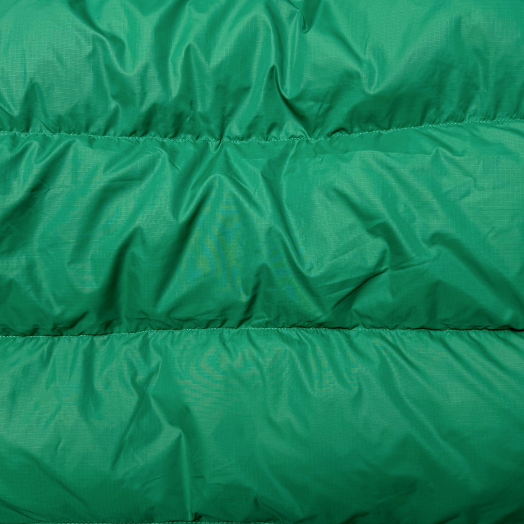 图片[9]-＃K版暖冬福利 全年售后 THE NORTH FACE 1996 Nuptse 北面经典拼色系列户外羽绒服 全程亲手操刀全程跟踪自主订单 纯正美版原版开发回避市场错误版型雷区 中高端提平台外贸客户首选版本 细节领先市场 专治各种艺术家臭毛病 超低售后率 万件现货 稳定供应 永不断码 独家定制特调绒区分市面低价棉服 充绒380克以上蓬松饱和度上手秒懂 辅料材料均独家定制区分市场粗材劣质 原版定制防水面料随意检测区分市场 全新定制主标NFC 可随意自主手机检测 尺码：XS-XXL 黑色有3XL 粉色XS-XL-选品中心