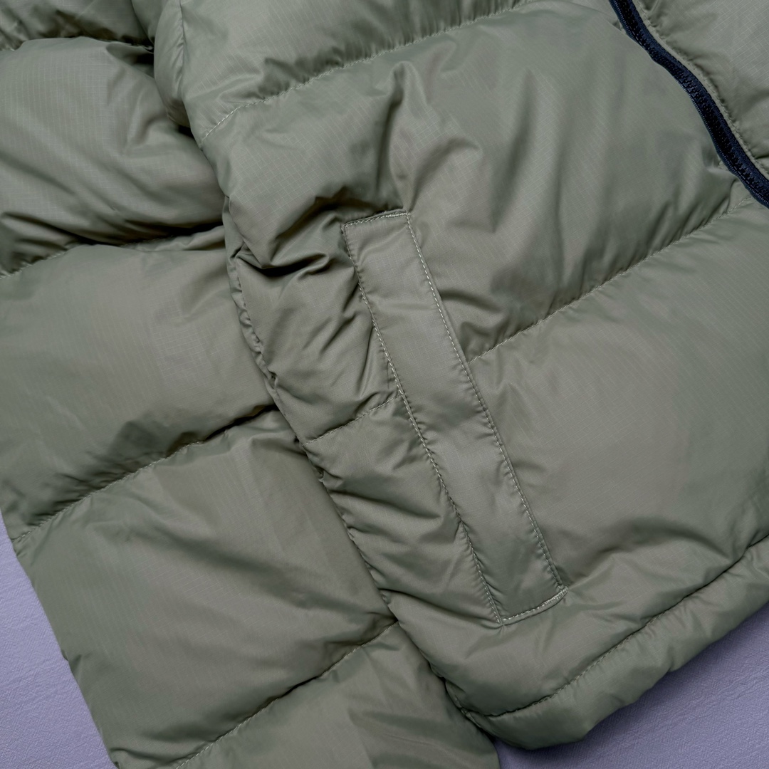 图片[6]-＃K版暖冬福利 全年售后 THE NORTH FACE 1996 Nuptse 北面经典拼色系列户外羽绒服 全程亲手操刀全程跟踪自主订单 纯正美版原版开发回避市场错误版型雷区 中高端提平台外贸客户首选版本 细节领先市场 专治各种艺术家臭毛病 超低售后率 万件现货 稳定供应 永不断码 独家定制特调绒区分市面低价棉服 充绒380克以上蓬松饱和度上手秒懂 辅料材料均独家定制区分市场粗材劣质 原版定制防水面料随意检测区分市场 全新定制主标NFC 可随意自主手机检测 尺码：XS-XXL 黑色有3XL 粉色XS-XL-选品中心