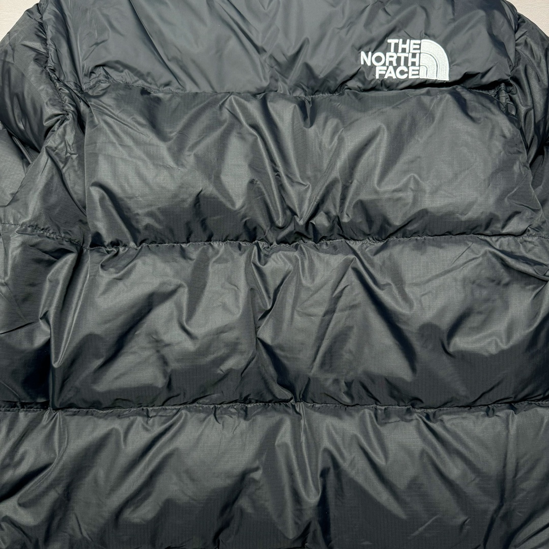 图片[6]-＃K版暖冬福利 全年售后 THE NORTH FACE 1996 Nuptse 北面经典拼色系列户外羽绒服 全程亲手操刀全程跟踪自主订单 纯正美版原版开发回避市场错误版型雷区 中高端提平台外贸客户首选版本 细节领先市场 专治各种艺术家臭毛病 超低售后率 万件现货 稳定供应 永不断码 独家定制特调绒区分市面低价棉服 充绒380克以上蓬松饱和度上手秒懂 辅料材料均独家定制区分市场粗材劣质 原版定制防水面料随意检测区分市场 全新定制主标NFC 可随意自主手机检测 尺码：XS-XXL 黑色有3XL 粉色XS-XL-选品中心