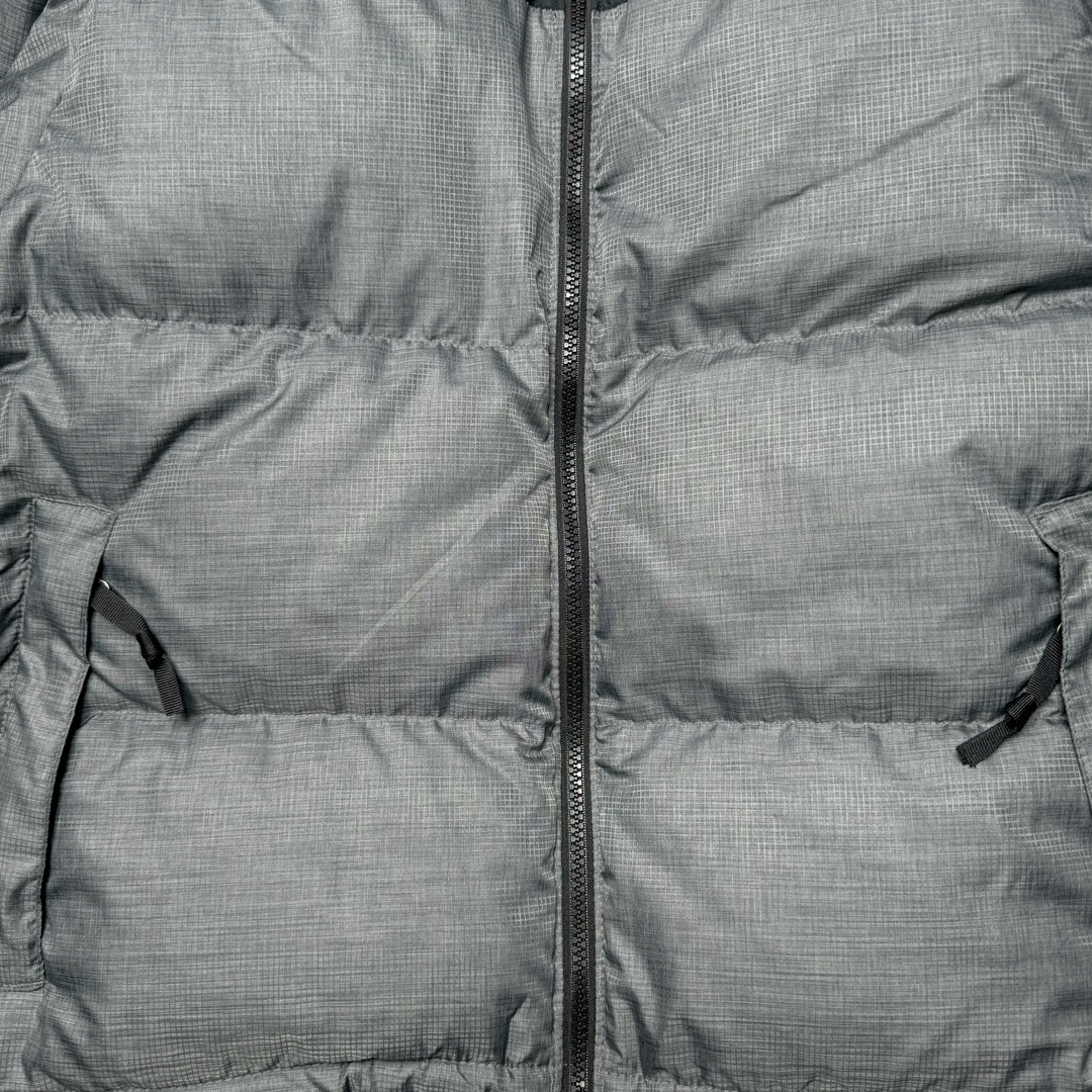 图片[5]-＃K版暖冬福利 全年售后 THE NORTH FACE 1996 Nuptse 北面经典拼色系列户外羽绒服 全程亲手操刀全程跟踪自主订单 纯正美版原版开发回避市场错误版型雷区 中高端提平台外贸客户首选版本 细节领先市场 专治各种艺术家臭毛病 超低售后率 万件现货 稳定供应 永不断码 独家定制特调绒区分市面低价棉服 充绒380克以上蓬松饱和度上手秒懂 辅料材料均独家定制区分市场粗材劣质 原版定制防水面料随意检测区分市场 全新定制主标NFC 可随意自主手机检测 尺码：XS-XXL 黑色有3XL 粉色XS-XL-选品中心