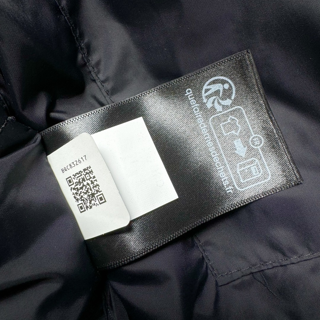 图片[15]-＃K版暖冬福利 全年售后 THE NORTH FACE 1996 Nuptse 北面经典拼色系列户外羽绒服 全程亲手操刀全程跟踪自主订单 纯正美版原版开发回避市场错误版型雷区 中高端提平台外贸客户首选版本 细节领先市场 专治各种艺术家臭毛病 超低售后率 万件现货 稳定供应 永不断码 独家定制特调绒区分市面低价棉服 充绒380克以上蓬松饱和度上手秒懂 辅料材料均独家定制区分市场粗材劣质 原版定制防水面料随意检测区分市场 全新定制主标NFC 可随意自主手机检测 尺码：XS-XXL 黑色有3XL 粉色XS-XL-选品中心
