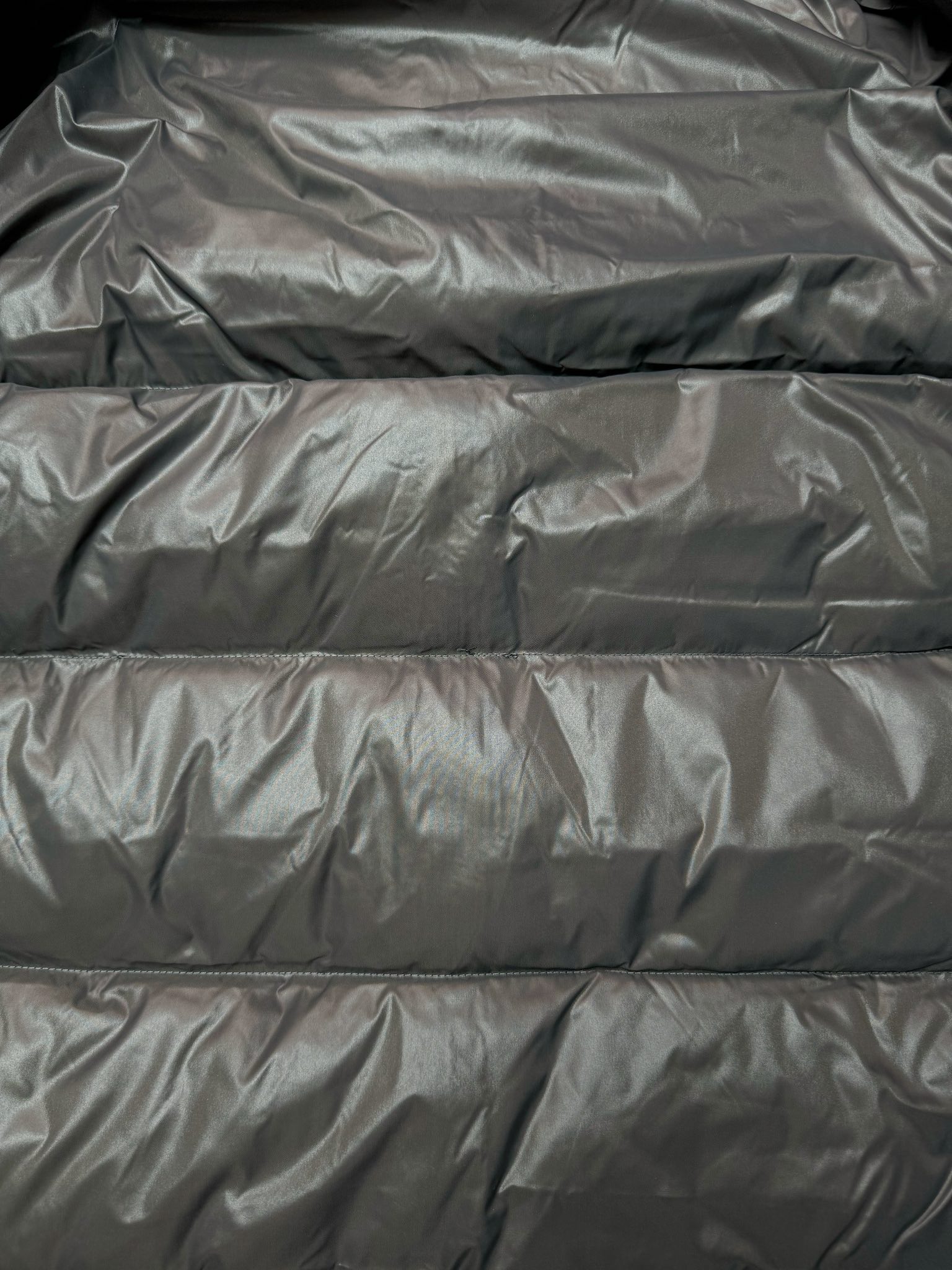 图片[9]-＃暖冬福利 Moncler Maya 蒙口玛雅专柜系列爆款 现货操作6000件 陈奕迅同款明星同款 亮光面连帽羽绒服 可拆卸帽子 专属定制纽扣可调节 双向品牌拉链 蒙口专用镭射防伪标 上身轻盈舒适 颜色：哑光 尺码：1–6码-选品中心