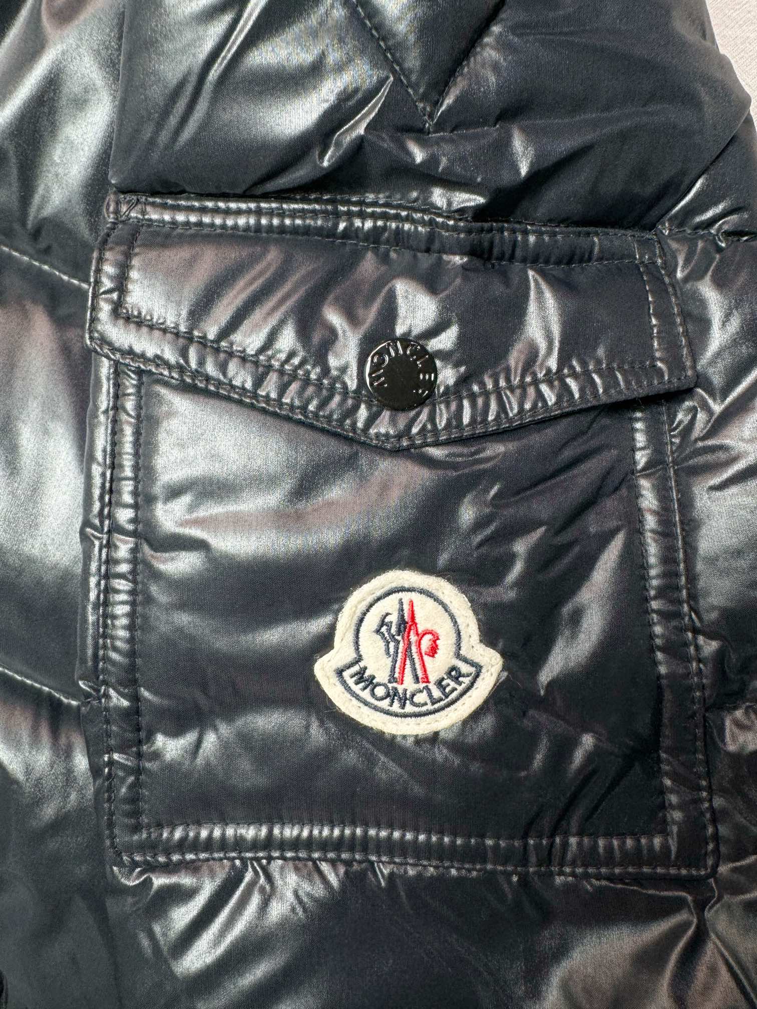 图片[14]-＃暖冬福利 Moncler Maya 蒙口玛雅专柜系列爆款 现货操作6000件 陈奕迅同款明星同款 亮光面连帽羽绒服 可拆卸帽子 专属定制纽扣可调节 双向品牌拉链 蒙口专用镭射防伪标 上身轻盈舒适 颜色：哑光 尺码：1–6码-选品中心