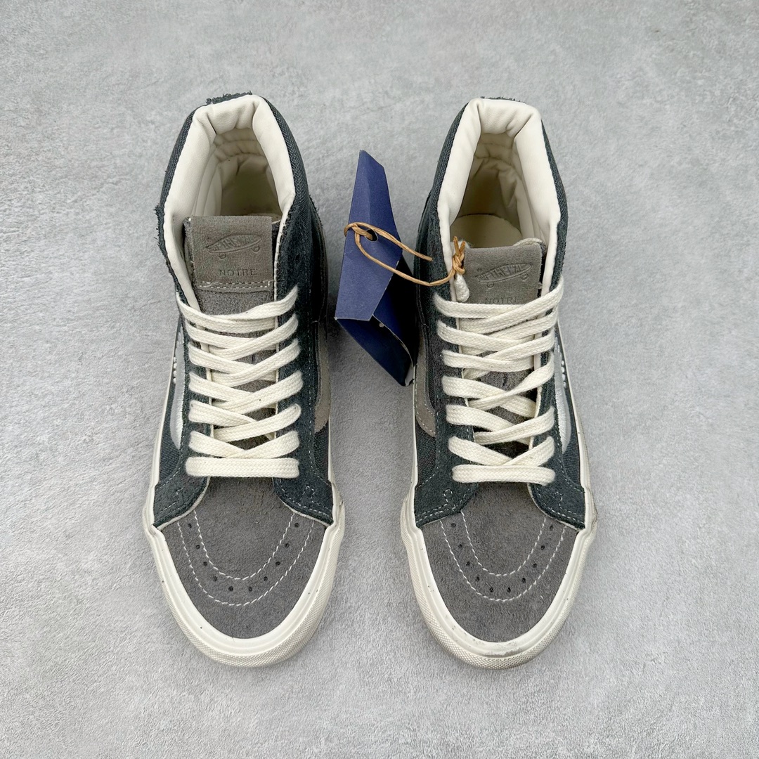 图片[2]-Notre x Vans Premium Sk8-Hi 38 面料与细节全面升级 材质依旧是以长绒麂皮为主并辅以棉麻材质打造，则是脱离了 Notre 擅长的多材质拼接设计转而使用单一的棉麻材质打造鞋身，分别采用黑灰以及白绿两种配色，最经典的条纹设计外，还在鞋身上做出了不同程度的擦黑、水洗的做旧效果。 货号：VN000CR0RVN 货号：VN000CR0BWQ 尺码：35 36.5 37 38 38.5 39 40 40.5 41 42 42.5 43 44-选品中心