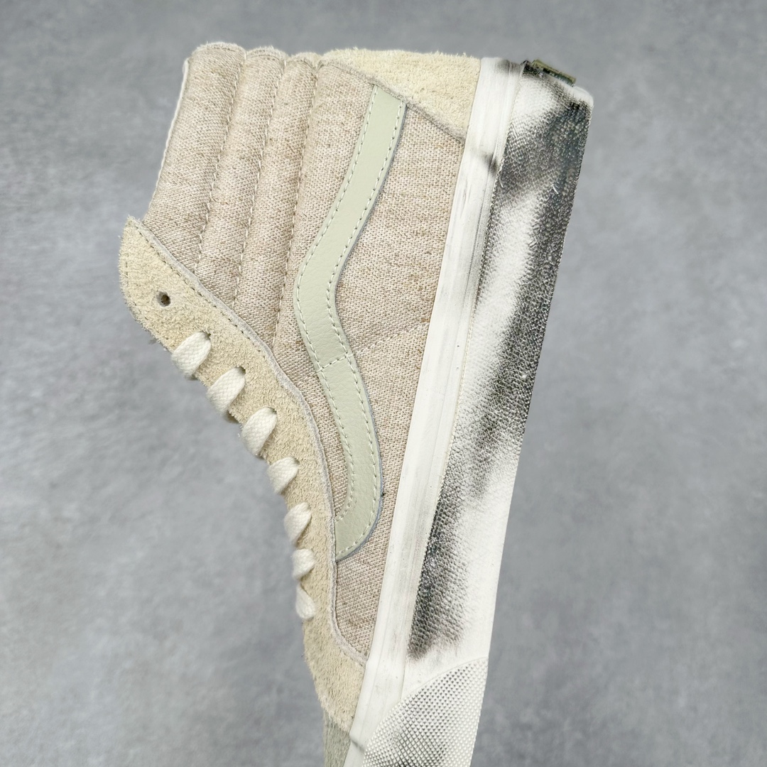 图片[7]-Notre x Vans Premium Sk8-Hi 38 面料与细节全面升级 材质依旧是以长绒麂皮为主并辅以棉麻材质打造，则是脱离了 Notre 擅长的多材质拼接设计转而使用单一的棉麻材质打造鞋身，分别采用黑灰以及白绿两种配色，最经典的条纹设计外，还在鞋身上做出了不同程度的擦黑、水洗的做旧效果。 货号：VN000CR0RVN 货号：VN000CR0BWQ 尺码：35 36.5 37 38 38.5 39 40 40.5 41 42 42.5 43 44-选品中心