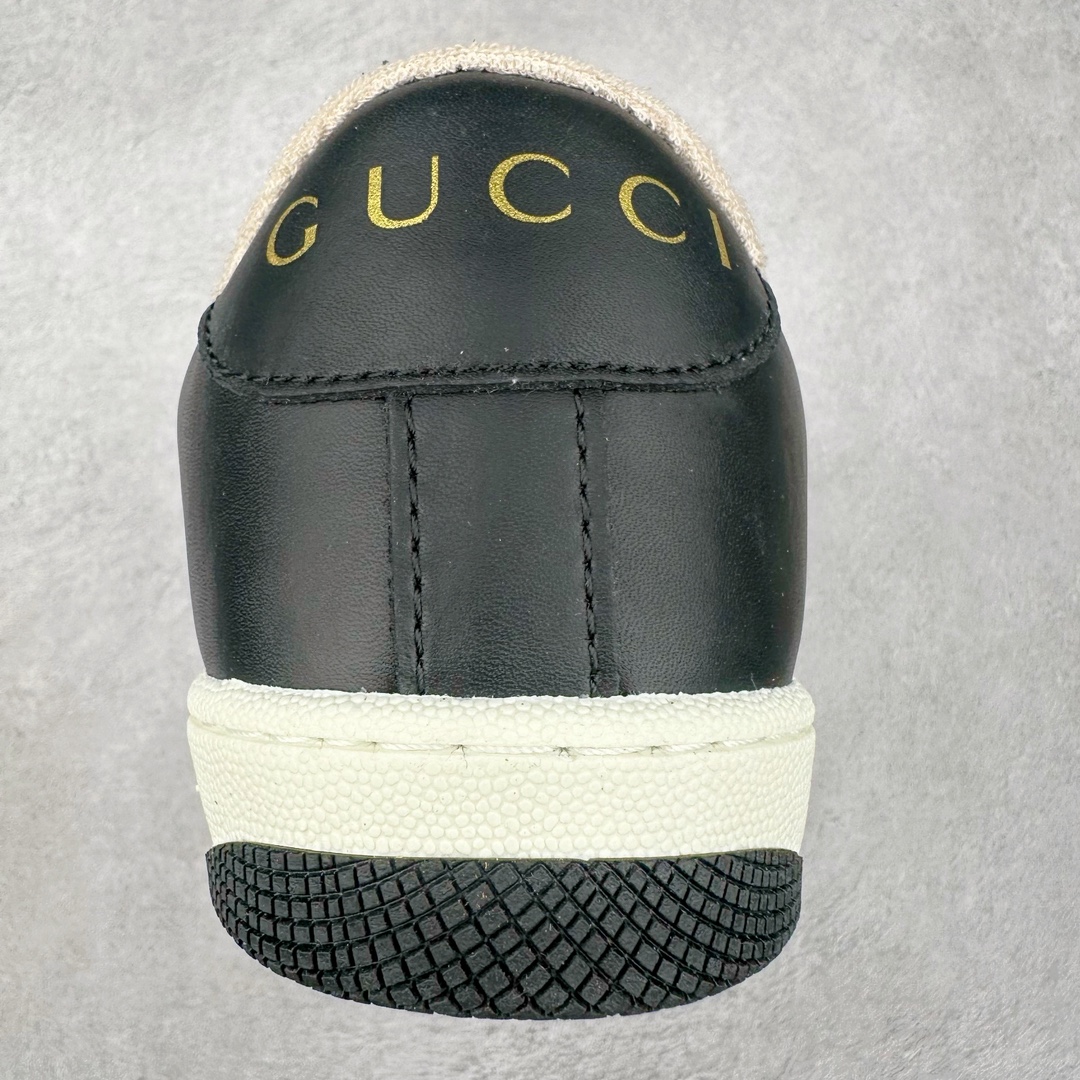 图片[8]-＃福利特价 Gucci Screener sneaker 古驰双G小脏鞋系列复古怀旧校园风低帮板鞋 全套原楦原纸版原鞋开模 纯手工水洗做旧处理 侧面条纹饰带 原厂定制 原厂数据电绣 清晰立体 全鞋电脑针车 紧密相连 针距密度一致 环保乳胶注塑鞋垫 厚度脚感还原原版 皮面裁剪部位 统一油边封口工艺 右脚鞋侧嵌入NFC防伪芯片装置＋鞋盒标二唯码扫描 秒进官网 专柜全套包装 防尘袋 说明书 质保卡 购物袋 尺码：35 36 37 38 39 40 41 42 43 44 45-选品中心