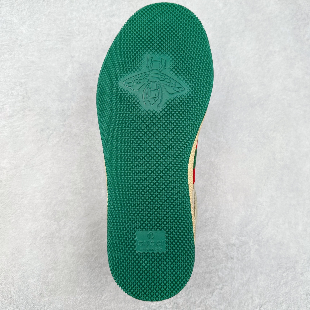 图片[9]-＃福利特价 Gucci Screener sneaker 古驰双G小脏鞋系列复古怀旧校园风低帮板鞋 全套原楦原纸版原鞋开模 纯手工水洗做旧处理 侧面条纹饰带 原厂定制 原厂数据电绣 清晰立体 全鞋电脑针车 紧密相连 针距密度一致 环保乳胶注塑鞋垫 厚度脚感还原原版 皮面裁剪部位 统一油边封口工艺 右脚鞋侧嵌入NFC防伪芯片装置＋鞋盒标二唯码扫描 秒进官网 专柜全套包装 防尘袋 说明书 质保卡 购物袋 尺码：35 36 37 38 39 40 41 42 43 44 45-选品中心