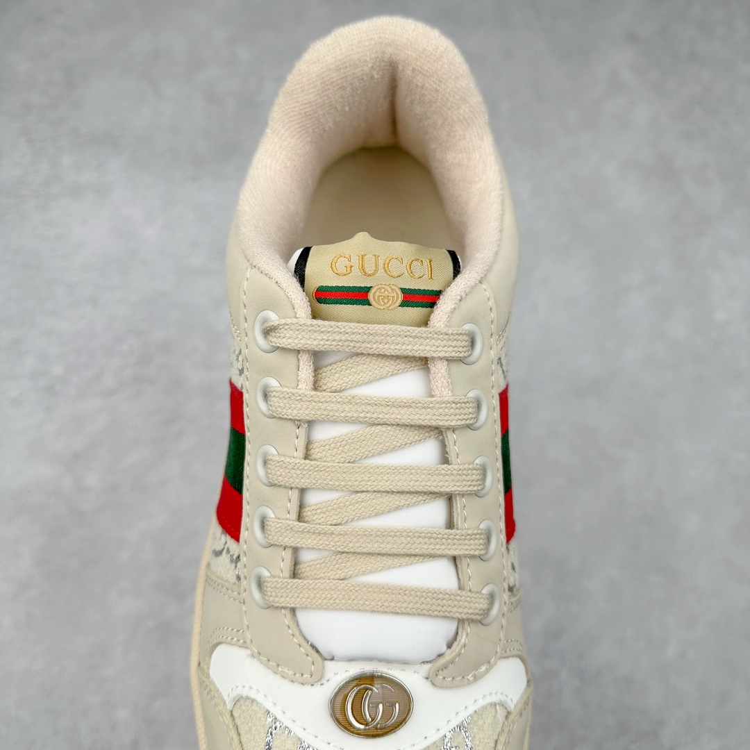 图片[5]-＃福利特价 Gucci Screener sneaker 古驰双G小脏鞋系列复古怀旧校园风低帮板鞋 全套原楦原纸版原鞋开模 纯手工水洗做旧处理 侧面条纹饰带 原厂定制 原厂数据电绣 清晰立体 全鞋电脑针车 紧密相连 针距密度一致 环保乳胶注塑鞋垫 厚度脚感还原原版 皮面裁剪部位 统一油边封口工艺 右脚鞋侧嵌入NFC防伪芯片装置＋鞋盒标二唯码扫描 秒进官网 专柜全套包装 防尘袋 说明书 质保卡 购物袋 尺码：35 36 37 38 39 40 41 42 43 44 45-选品中心