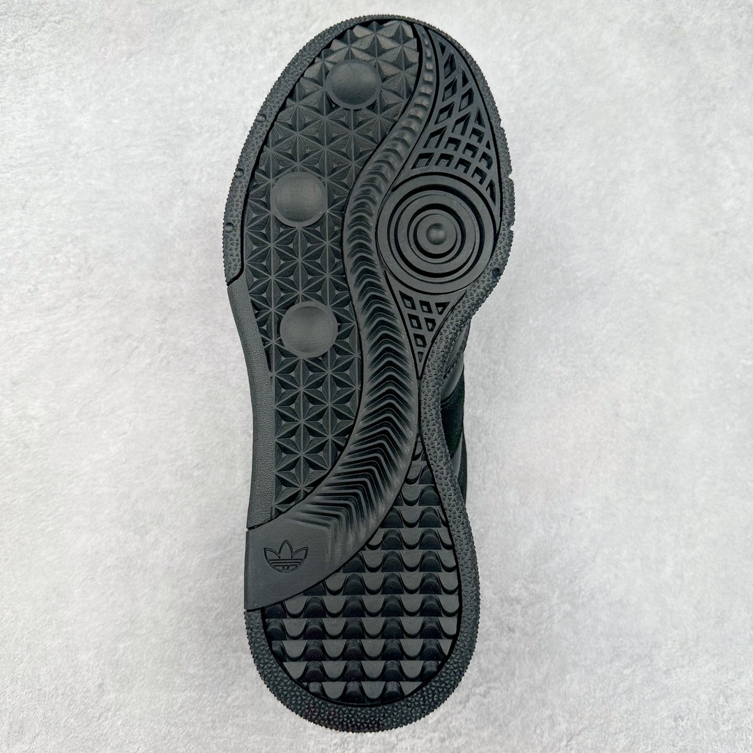 图片[9]-AD Predator Mundial 猎鹰世界杯系列德训足球风百搭低帮休闲运动鞋 IF9605 继充满怀旧气息的 Predator 24 获得巨大成功之后，adidas Originals 为我们带来了Predator Mundial——一款纯粹的生活方式单品，承载了 Copa Mundial 的历史和传统，结合了 Predator 的性能美学，并重新包装为街道。它最初有两种配色：经典的“Core Black/Cloud White/Crystal White”外观，其中还加入了红色来完成传统的 Predator 外观，以及,它淡化了颜色链接到 Predator，以获得更加生活方式主导的外观。尺码：36 36⅔ 37⅓ 38 38⅔ 39⅓ 40 40⅔ 41⅓ 42 42⅔ 43⅓ 44 45-选品中心