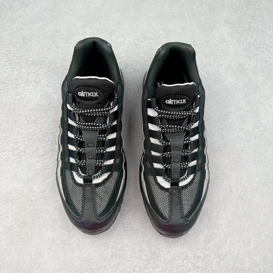 图片[2]-＃MX版 NK Air Max 95 复古减震气垫跑鞋 经典重温 CT1805-001 外单专供大厂出品 品质稳定 一百余色 终端操作 鞋款设计灵感源于人体构造 中底设计基于人体的脊柱构造 是整体设计的核心 尼龙孔眼代表了肋骨 而分层式面板和网眼象征着肌肉纤维和肉体组织 Air Max 95采用了两个独立的吹塑成型的Air-Sole单元 并首次在前掌使用可视化气垫设计 Swoosh logo夜当作一个 点符号放在了鞋子的后帮位置 20年的发展让 AIR MAX 95有了不同的故事 20年后再度面向世人的时候 焕然一新的面貌 让人有了另外一种清新脱俗的感觉 尺码：39 40 40.5 41 42 42.5 43 44 44.5 45 46 47.5 48-选品中心