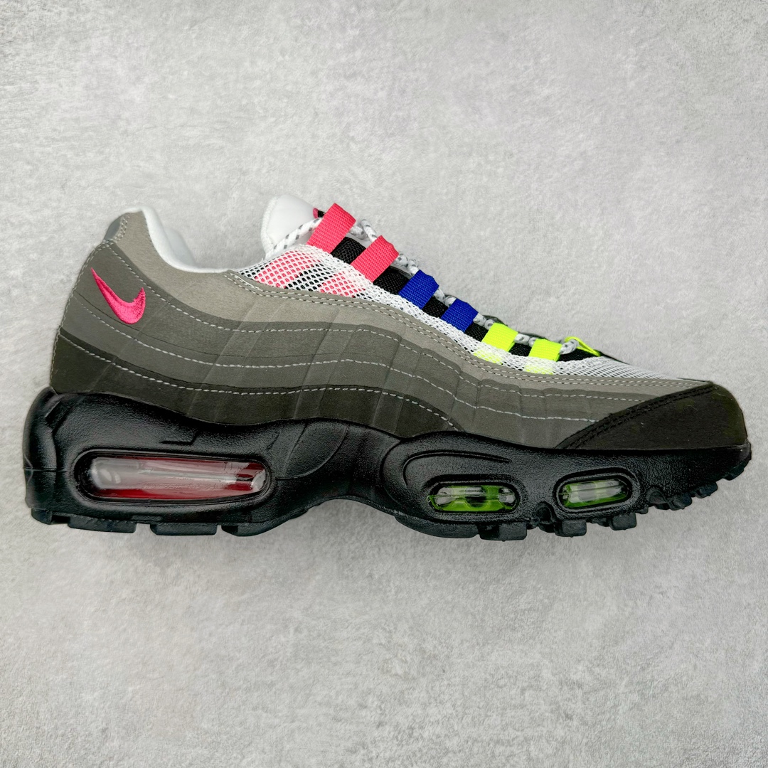 ＃MX版 NK Air Max 95 复古减震气垫跑鞋 经典重温 DN8020-001 外单专供大厂出品 品质稳定 一百余色 终端操作 鞋款设计灵感源于人体构造 中底设计基于人体的脊柱构造 是整体设计的核心 尼龙孔眼代表了肋骨 而分层式面板和网眼象征着肌肉纤维和肉体组织 Air Max 95采用了两个独立的吹塑成型的Air-Sole单元 并首次在前掌使用可视化气垫设计 Swoosh logo夜当作一个 点符号放在了鞋子的后帮位置 20年的发展让 AIR MAX 95有了不同的故事 20年后再度面向世人的时候 焕然一新的面貌 让人有了另外一种清新脱俗的感觉 尺码：39 40 40.5 41 42 42.5 43 44 44.5 45 46 47.5 48-选品中心