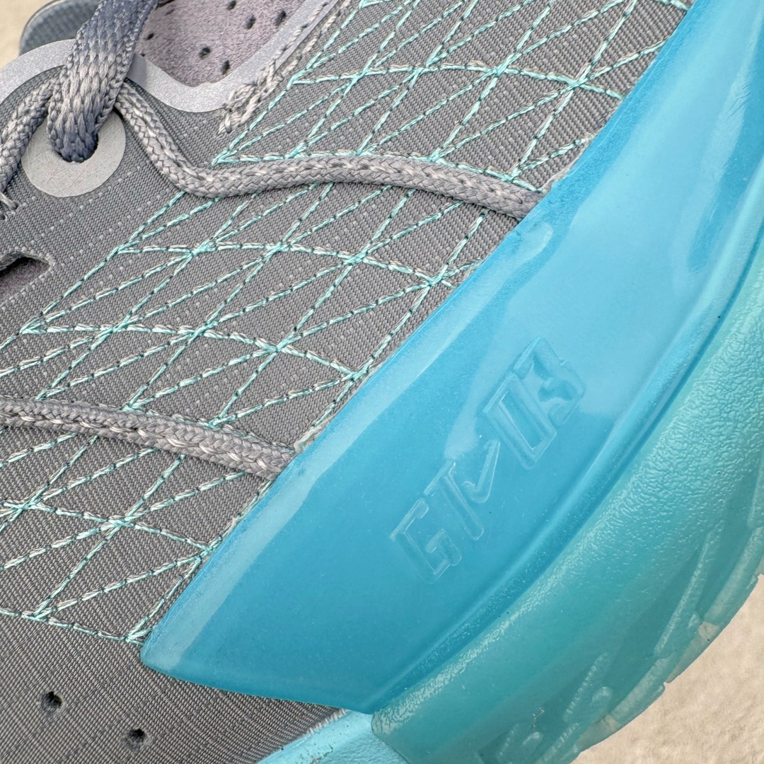 图片[15]-＃灭世/Max NK Air Zoom G.T.Cut 3 EP 实战系列篮球鞋 DV2913-402 全新GT Cut 3.0 全掌搭载了 ZoomX 泡棉 使得整双鞋在缓震表现上可谓相当优秀 拥有着顶级科技配置的同时 颜值设计也非常可观 整体鞋型仍然保留了前低后高的设计 G.T. Cut 传统的突进极速突破的感觉 鞋头麂皮材质和 NK Flywire 飞线工艺 相对来说包裹感更好了 必备的TPU 支撑片 两侧 Swoosh 的透气孔设计 起到散热透气的作用 鞋舌采用类似跑鞋的半开叉式设计 搭配鞋带既可以提升包裹感 又降低了运动中鞋舌乱跑的可能性 鞋子内里填充相当厚实 避免掉跟 尺码：39 40 40.5 41 42 42.5 43 44 44.5 45 46-选品中心