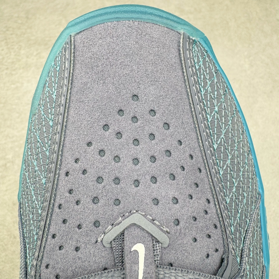 图片[14]-＃灭世/Max NK Air Zoom G.T.Cut 3 EP 实战系列篮球鞋 DV2913-402 全新GT Cut 3.0 全掌搭载了 ZoomX 泡棉 使得整双鞋在缓震表现上可谓相当优秀 拥有着顶级科技配置的同时 颜值设计也非常可观 整体鞋型仍然保留了前低后高的设计 G.T. Cut 传统的突进极速突破的感觉 鞋头麂皮材质和 NK Flywire 飞线工艺 相对来说包裹感更好了 必备的TPU 支撑片 两侧 Swoosh 的透气孔设计 起到散热透气的作用 鞋舌采用类似跑鞋的半开叉式设计 搭配鞋带既可以提升包裹感 又降低了运动中鞋舌乱跑的可能性 鞋子内里填充相当厚实 避免掉跟 尺码：39 40 40.5 41 42 42.5 43 44 44.5 45 46-选品中心