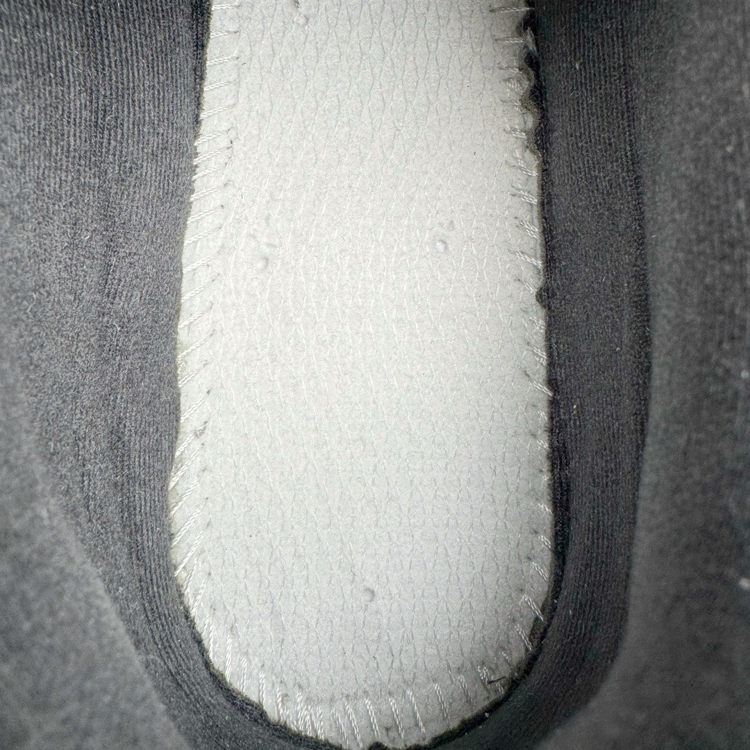 图片[18]-＃M纯原 JJJJound x New Balance M2002RU2 灰蓝黑 NB新百伦潮流复古织物皮革减震防滑耐磨轻便低帮跑步鞋 原档数据独立私模大底 唯一正确六层组合大底 RB前软后硬 百分百还原原鞋脚感 基于市场现有版本全新升级调整 NB市场最强产物 全网最全配色加持 全套原楦原纸板原厂数据开发 全鞋电脑针车加持 原厂网布 原装进口头层翻毛皮料正确绒感卡色 正确中底拉帮中底网布细节 一比一手工擦旧效果 冲裁组合 匠心打造 耗时两个月开发完成 工艺极其复杂难度可想而知 高端零售专供产物 尺码：36 37 37.5 38 38.5 39.5 40 40.5 41.5 42 42.5 43 44 44.5 45 45.5 46.5 47-选品中心