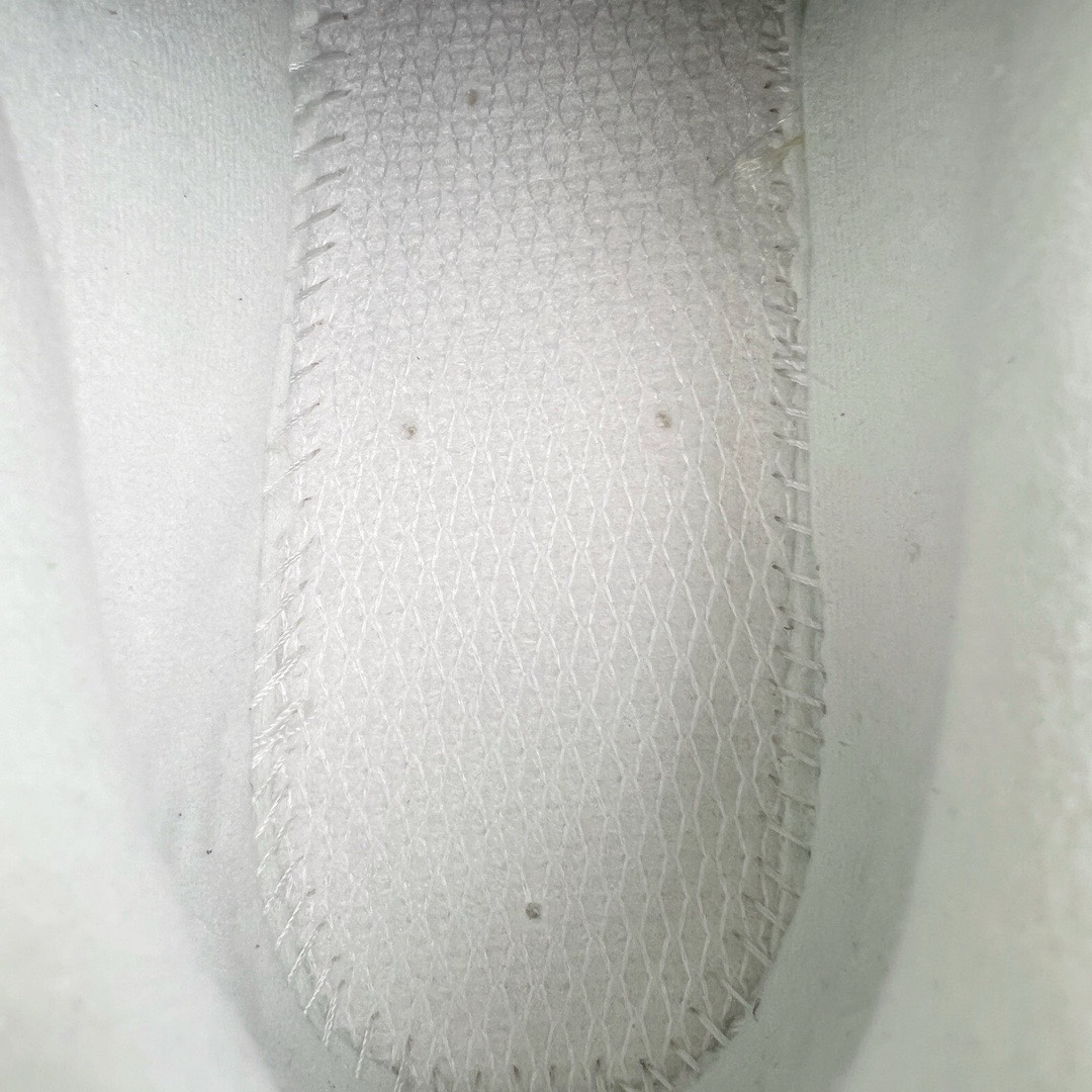 图片[10]-＃M纯原 New Balance M2002RCD 酒红 NB新百伦潮流复古织物皮革减震防滑耐磨轻便低帮跑步鞋 原档数据独立私模大底 唯一正确六层组合大底 RB前软后硬 百分百还原原鞋脚感 基于市场现有版本全新升级调整 NB市场最强产物 全网最全配色加持 全套原楦原纸板原厂数据开发 全鞋电脑针车加持 原厂网布 原装进口头层翻毛皮料正确绒感卡色 正确中底拉帮中底网布细节 一比一手工擦旧效果 冲裁组合 匠心打造 耗时两个月开发完成 工艺极其复杂难度可想而知 高端零售专供产物 尺码：36 37 37.5 38 38.5 39.5 40 40.5 41.5 42 42.5 43 44 44.5 45 45.5 46.5 47-选品中心