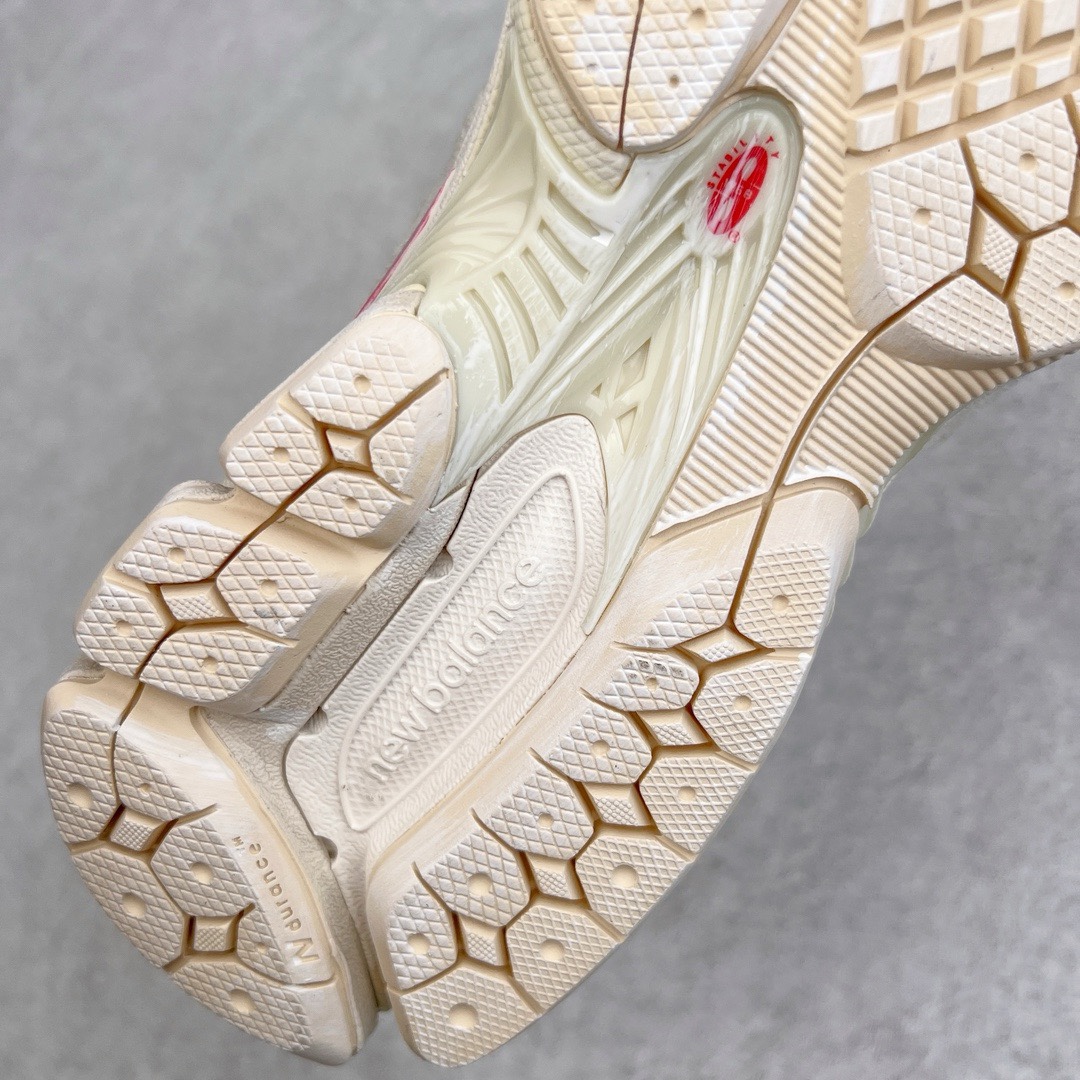 图片[16]-＃M纯原 New Balance M2002RDC 海盐白 NB新百伦潮流复古织物皮革减震防滑耐磨轻便低帮跑步鞋 原档数据独立私模大底 唯一正确六层组合大底 RB前软后硬 百分百还原原鞋脚感 基于市场现有版本全新升级调整 NB市场最强产物 全网最全配色加持 全套原楦原纸板原厂数据开发 全鞋电脑针车加持 原厂网布 原装进口头层翻毛皮料正确绒感卡色 正确中底拉帮中底网布细节 一比一手工擦旧效果 冲裁组合 匠心打造 耗时两个月开发完成 工艺极其复杂难度可想而知 高端零售专供产物 尺码：36 37 37.5 38 38.5 39.5 40 40.5 41.5 42 42.5 43 44 44.5 45 45.5 46.5 47-选品中心