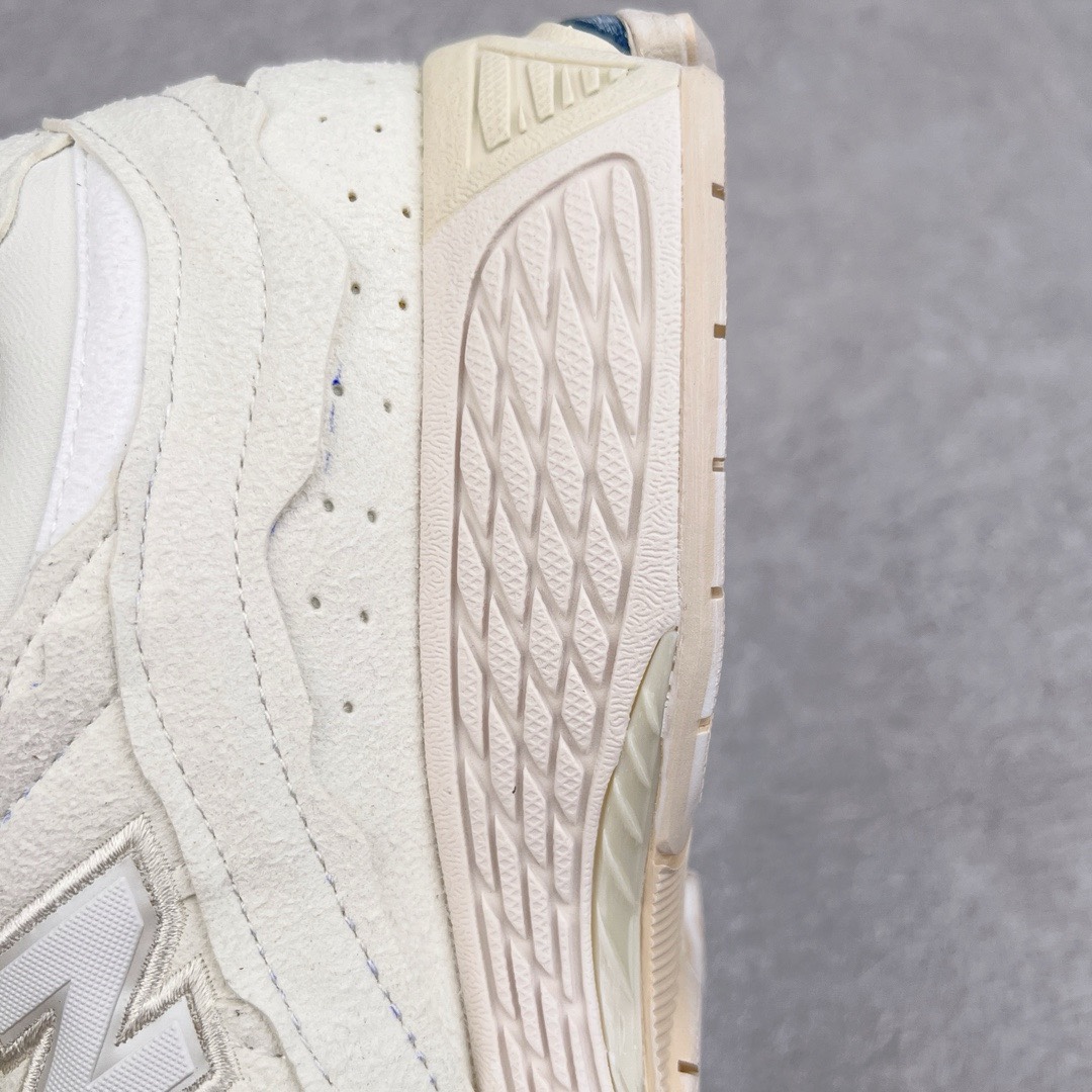 图片[15]-＃M纯原 New Balance M2002RDC 海盐白 NB新百伦潮流复古织物皮革减震防滑耐磨轻便低帮跑步鞋 原档数据独立私模大底 唯一正确六层组合大底 RB前软后硬 百分百还原原鞋脚感 基于市场现有版本全新升级调整 NB市场最强产物 全网最全配色加持 全套原楦原纸板原厂数据开发 全鞋电脑针车加持 原厂网布 原装进口头层翻毛皮料正确绒感卡色 正确中底拉帮中底网布细节 一比一手工擦旧效果 冲裁组合 匠心打造 耗时两个月开发完成 工艺极其复杂难度可想而知 高端零售专供产物 尺码：36 37 37.5 38 38.5 39.5 40 40.5 41.5 42 42.5 43 44 44.5 45 45.5 46.5 47-选品中心
